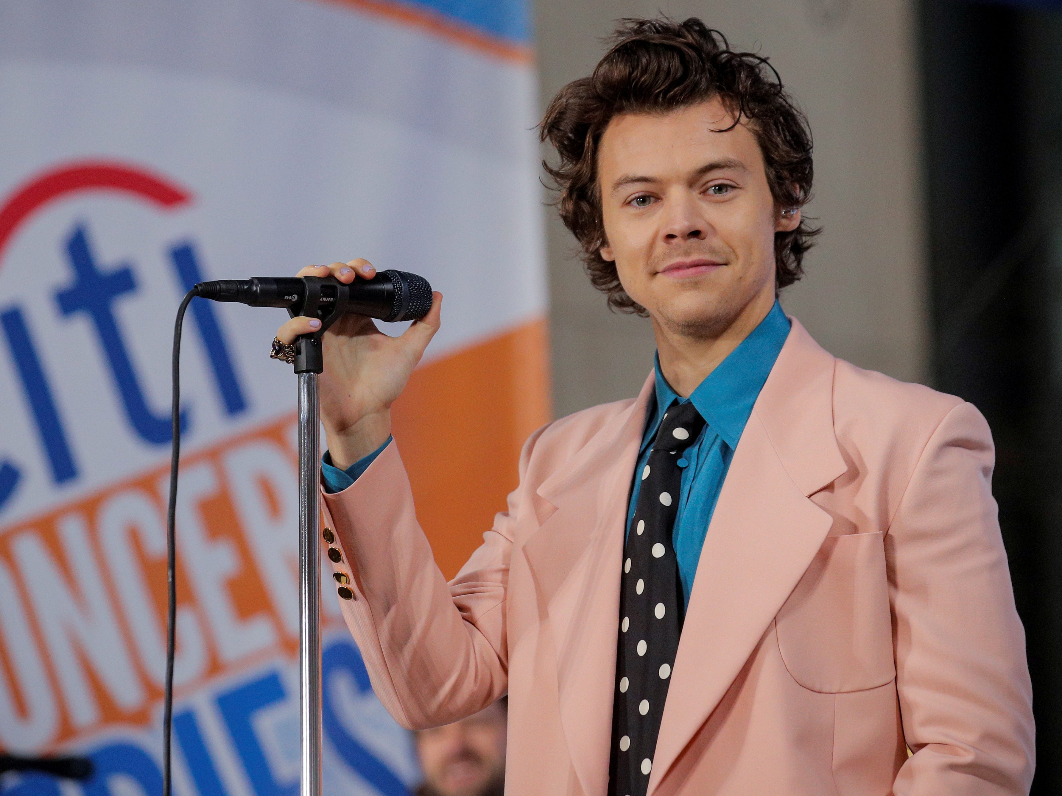 Der britische Sänger Harry Styles holt seine Tour nach und kommt auch nach Wien.