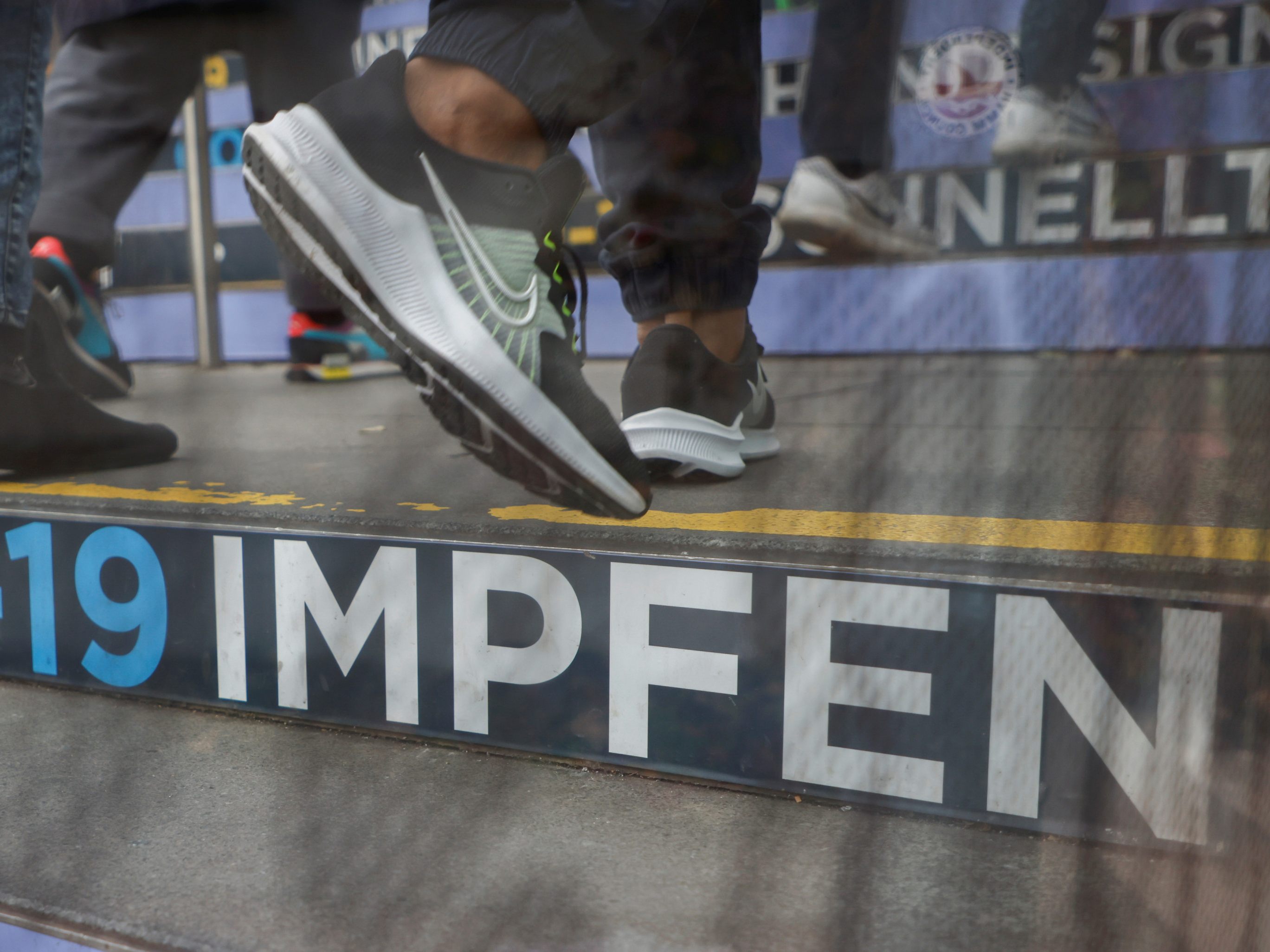 Im Austria Center Vienna sollen pro Woche zwei bis drei "Impfschwindler" unterwegs sein. Im Austria Center Vienna sollen pro Woche zwei bis drei "Impfschwindler" unterwegs sein.