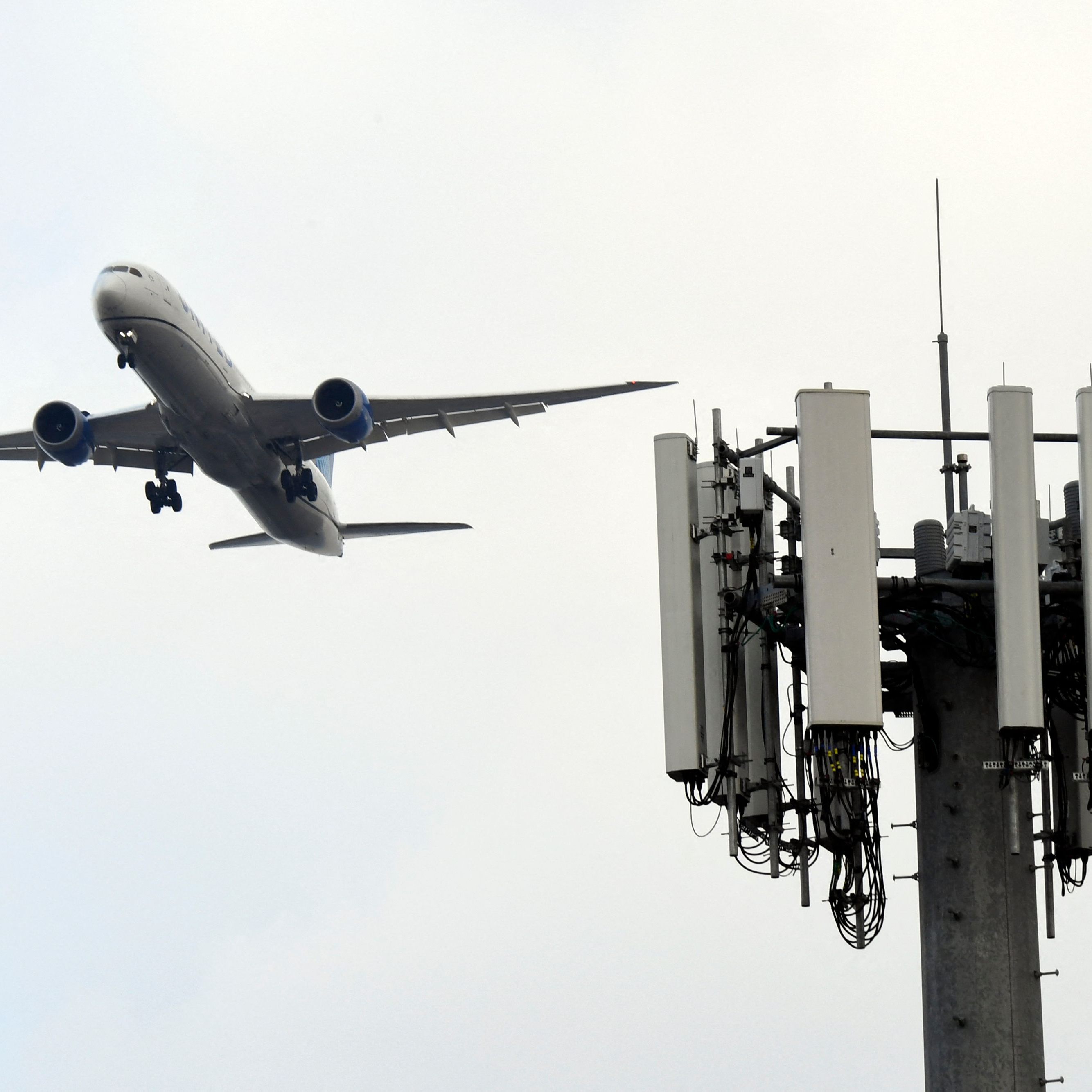 Der 5G-Standard in den USA könnte die Messinstrumente der Flugzeuge beeinträchtigen.
