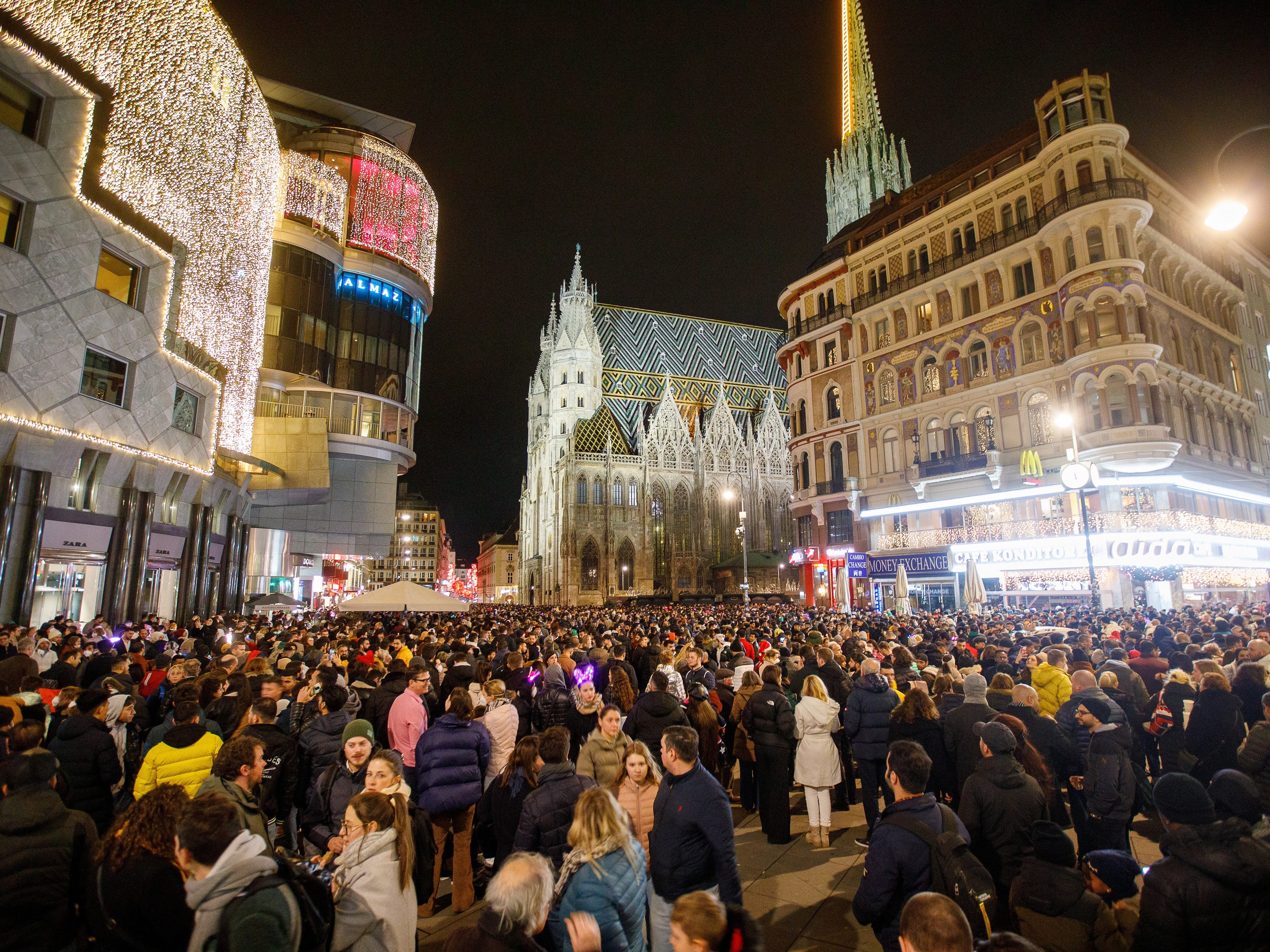 Silvester-Feiern und Demos in Wien weitgehend friedlich.
