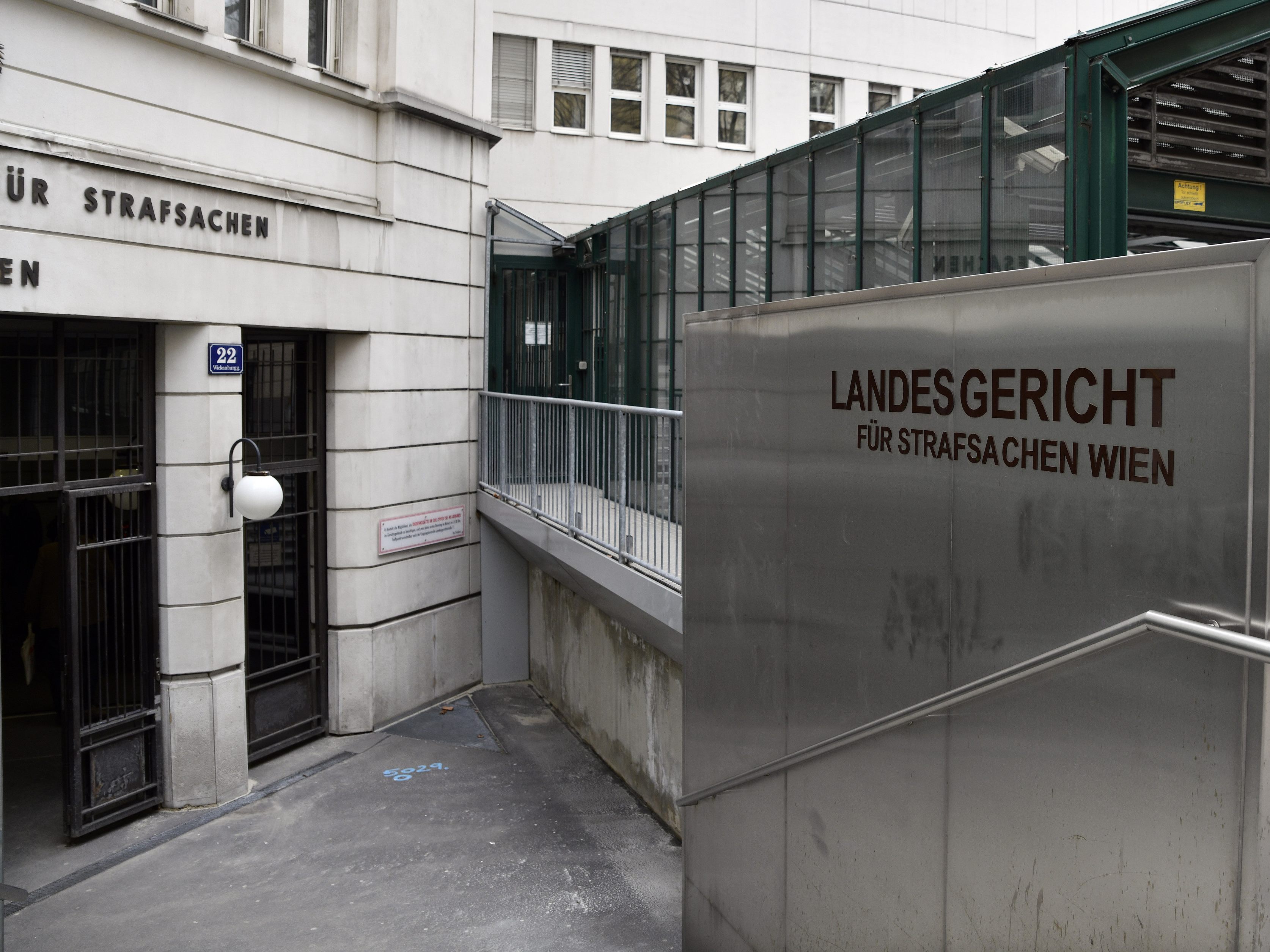 Für Besucher ohne Ladung gilt künftig die 3G-Regel. Für Besucher ohne Ladung gilt künftig die 3G-Regel.