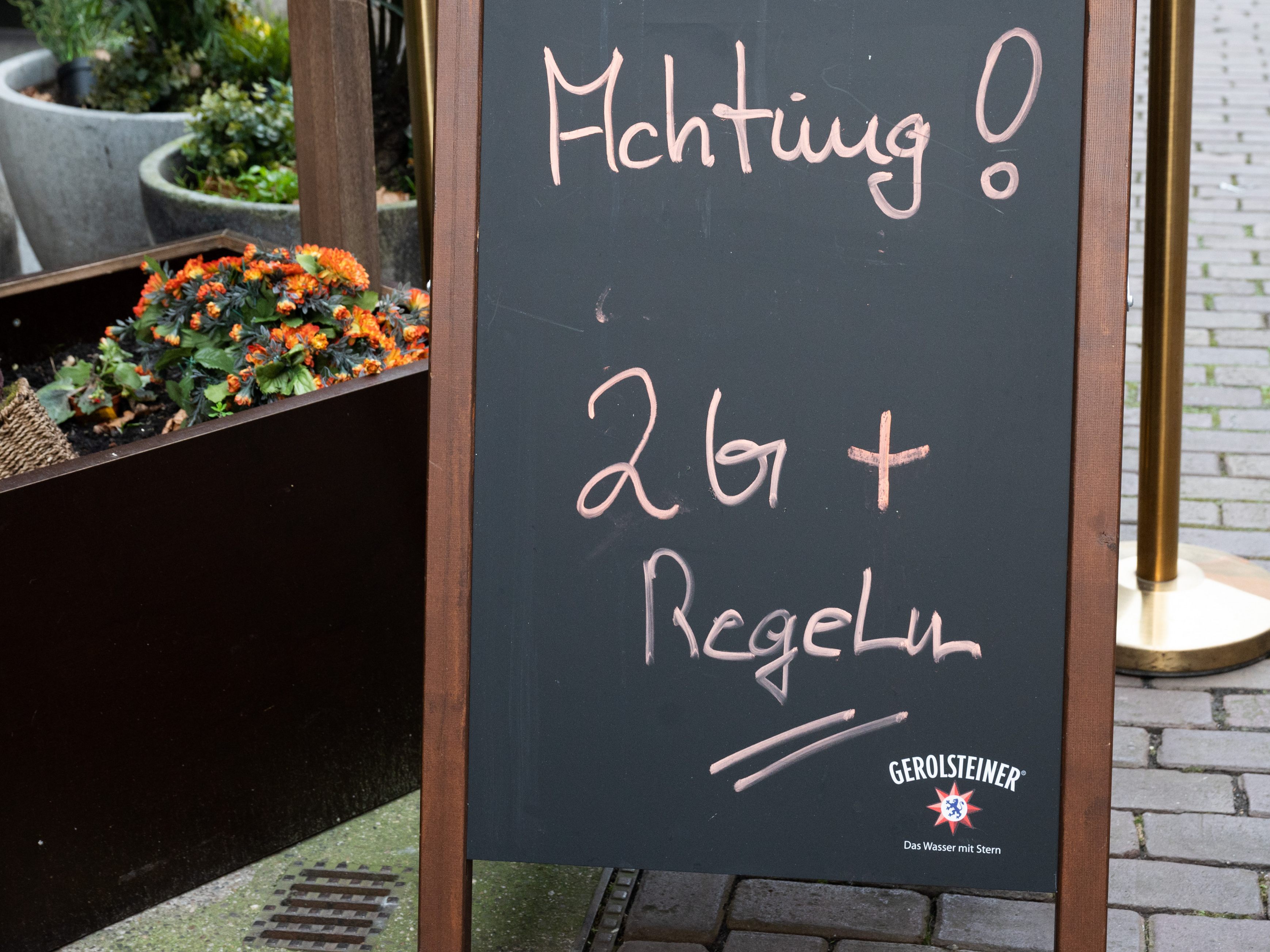 Eine Wirtin aus Wien verlangt, was sie laut Gesetz nicht müsste: Einen 2G-Plus-Nachweis Eine Wirtin aus Wien verlangt, was sie laut Gesetz nicht müsste: Einen 2G-Plus-Nachweis