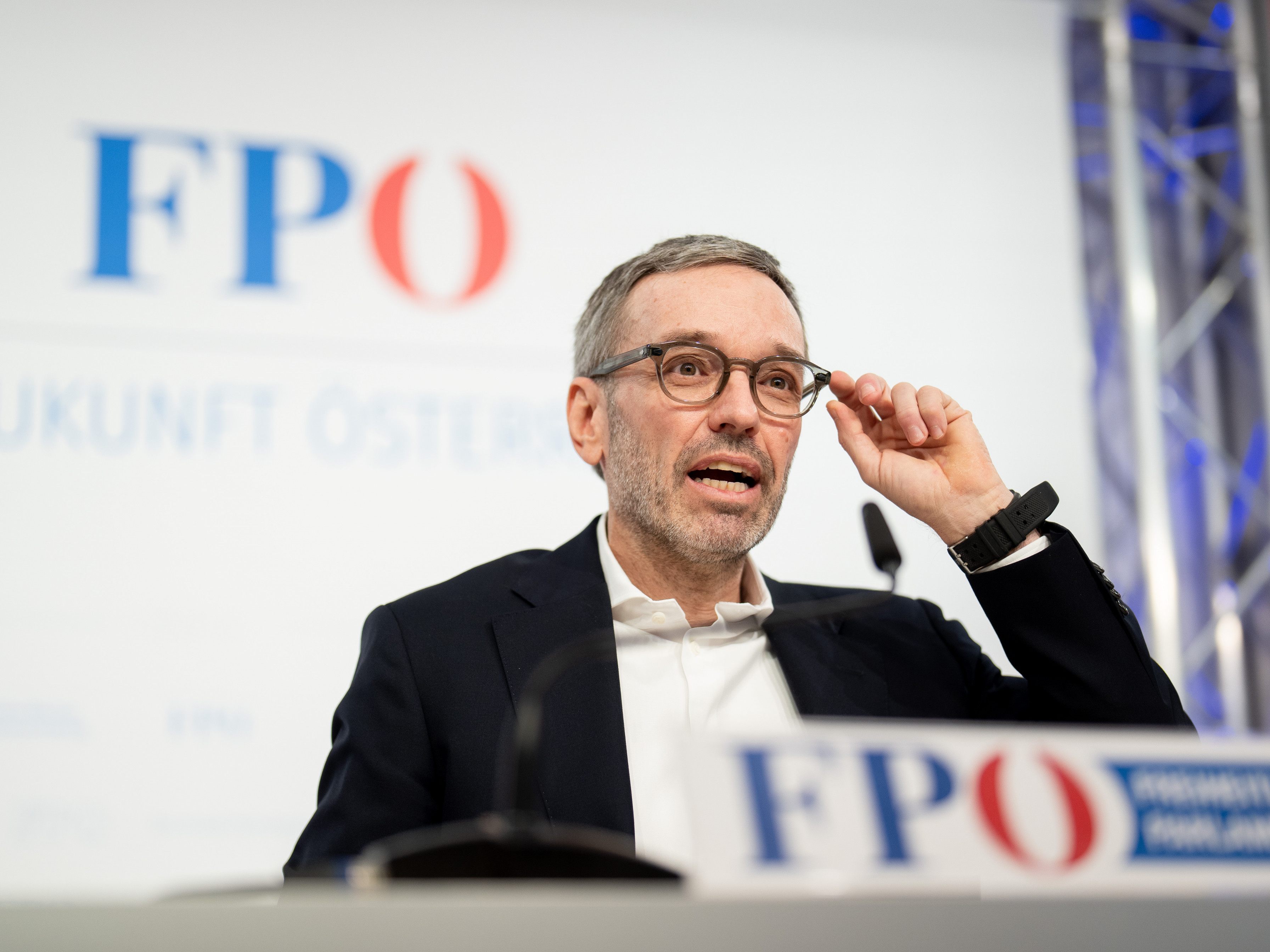 Die FPÖ will eine geheime Abstimmung zur Impfpflicht. Die FPÖ will eine geheime Abstimmung zur Impfpflicht.