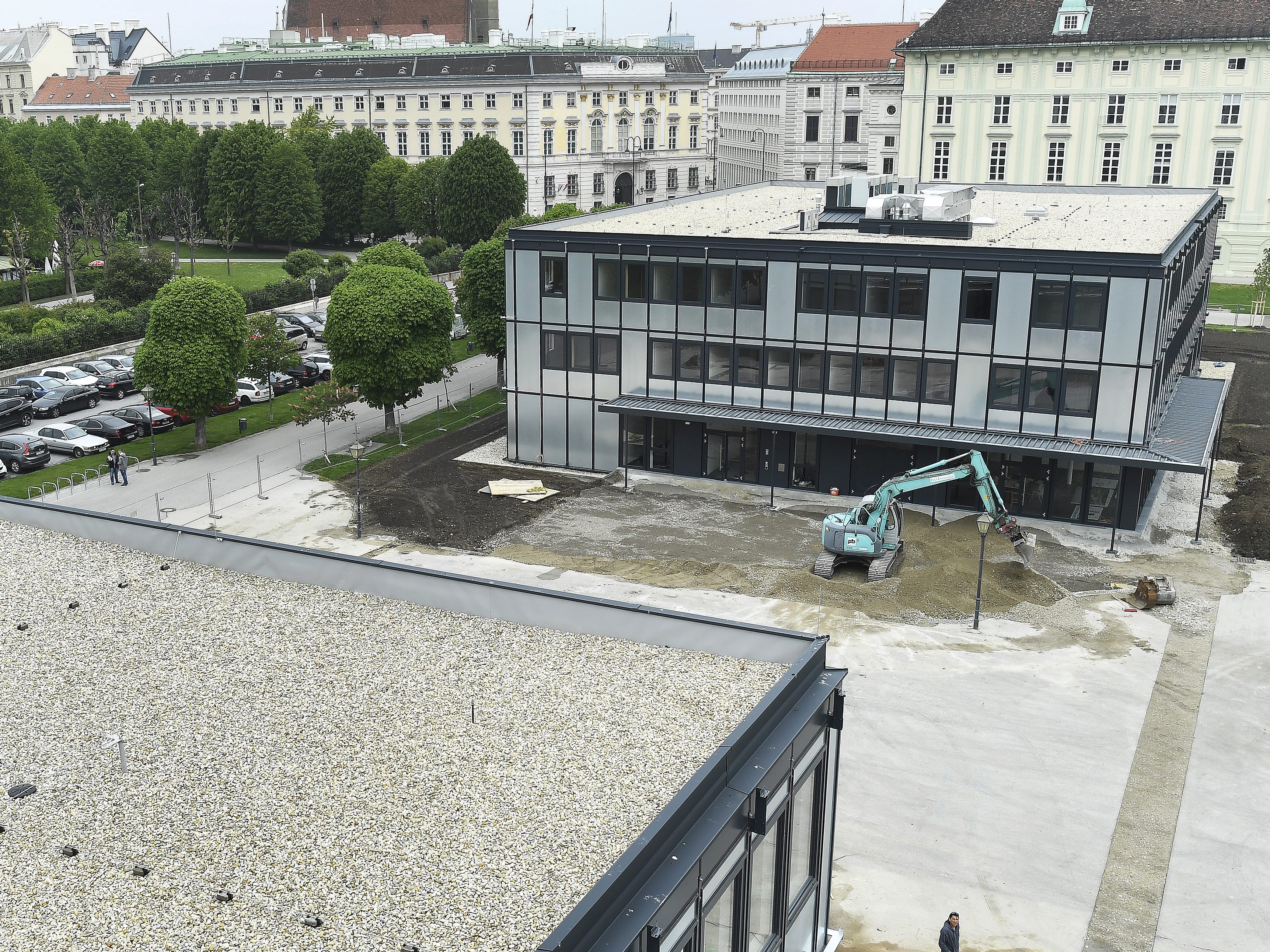 Am Donnerstag wird mit Protesten gegen die Corona-Impfpflicht vor dem Ausweichquartier des Parlaments bei der Hofburg gerechnet. Am Donnerstag wird mit Protesten gegen die Corona-Impfpflicht vor dem Ausweichquartier des Parlaments bei der Hofburg gerechnet.