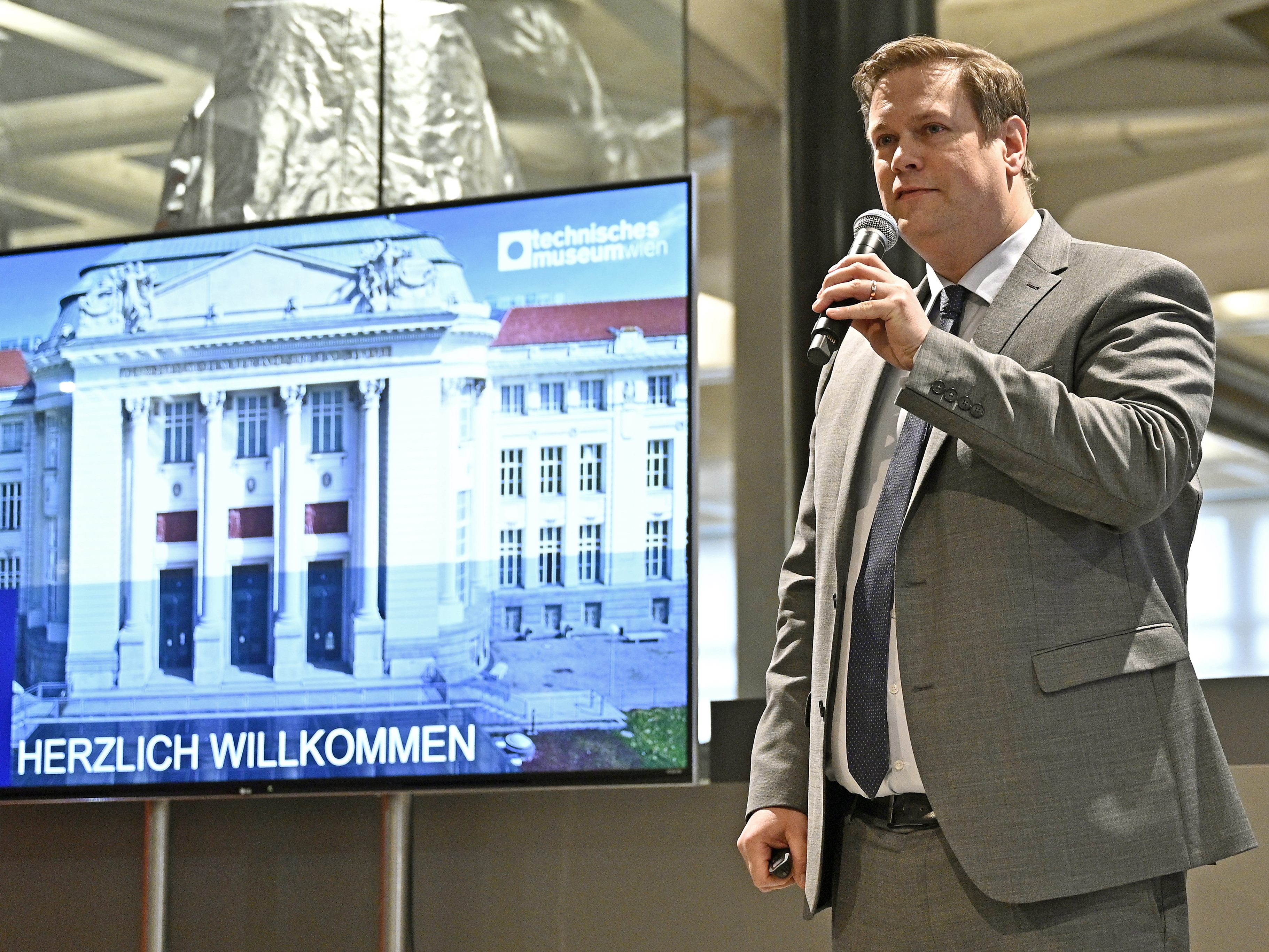 Für Peter Aufreiter, Generaldirektor des Technischen Museums Wien, lief das Jahr 2021 bei den Besucherzahlen des Museums um einiges besser, als 2020. Für Peter Aufreiter, Generaldirektor des Technischen Museums Wien, lief das Jahr 2021 bei den Besucherzahlen des Museums um einiges besser, als 2020.