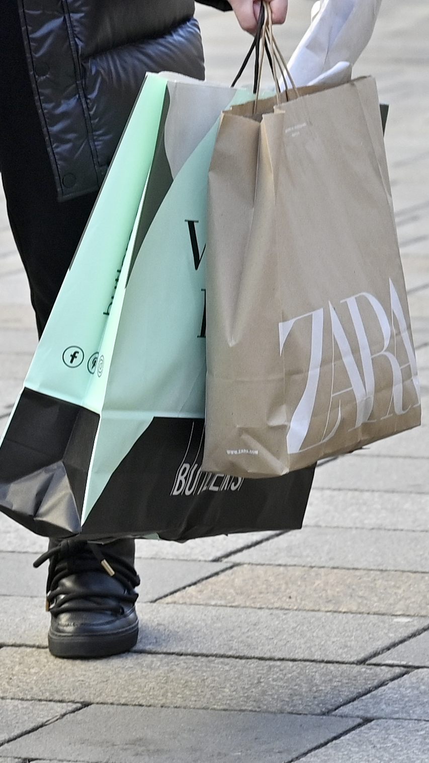 Die Gewerkschaften kritisieren die 2G-Pflicht in Handel und Gastronomie.