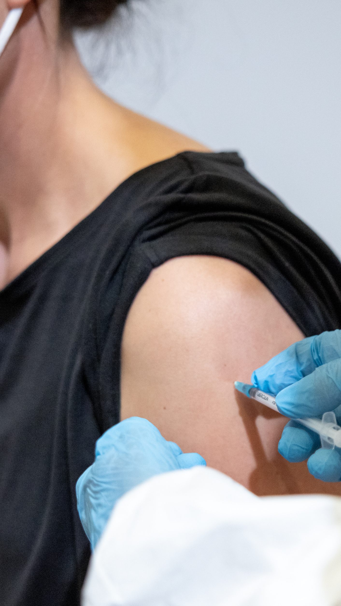 Langfristig rechnet eine IHS-Wissenschafterin damit, dass die Corona-Impfung weniger emotional beurteilt wird.