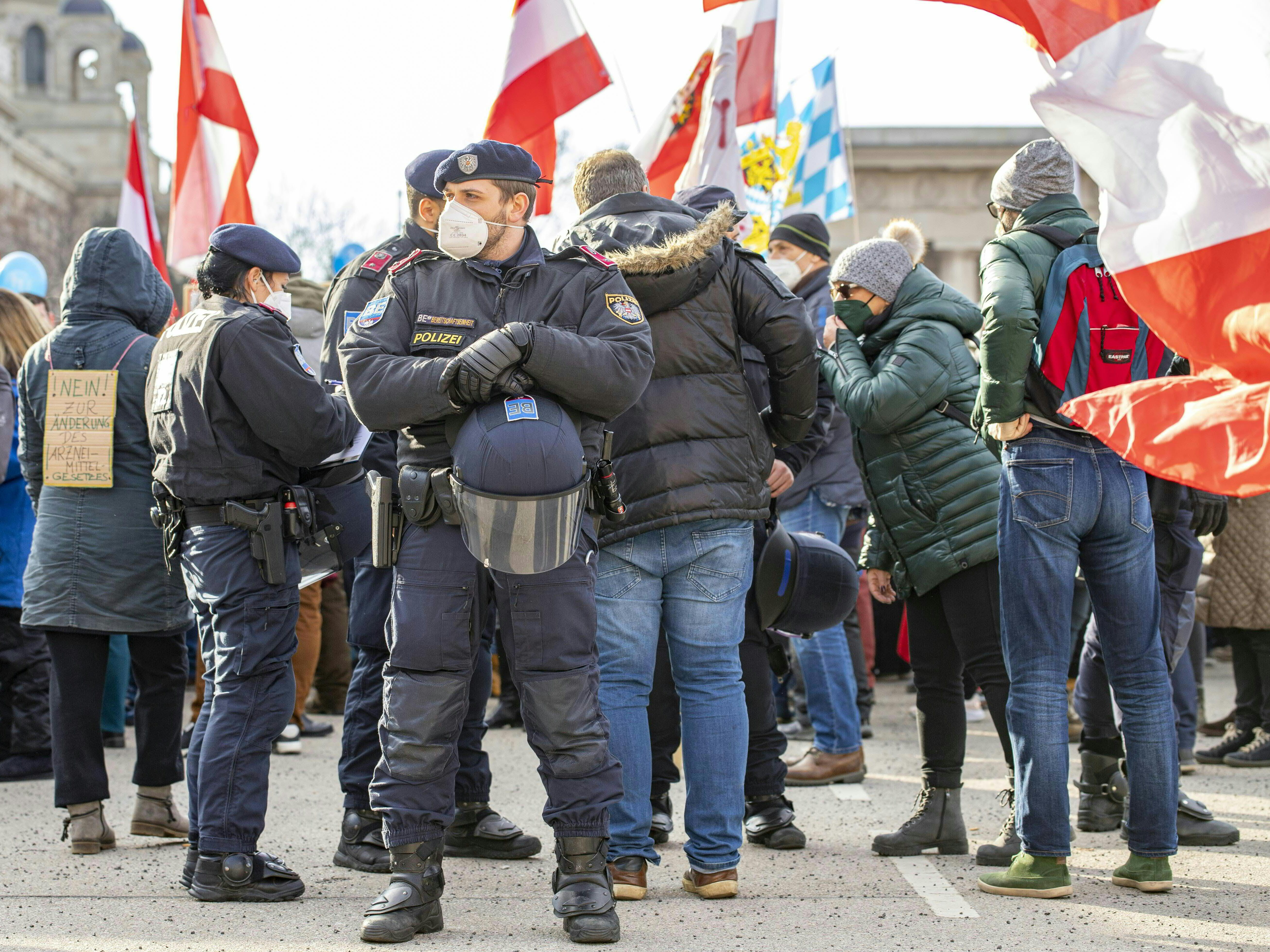 Wieder Tausende Maßnahmengegner in Wien. Wieder Tausende Maßnahmengegner in Wien.