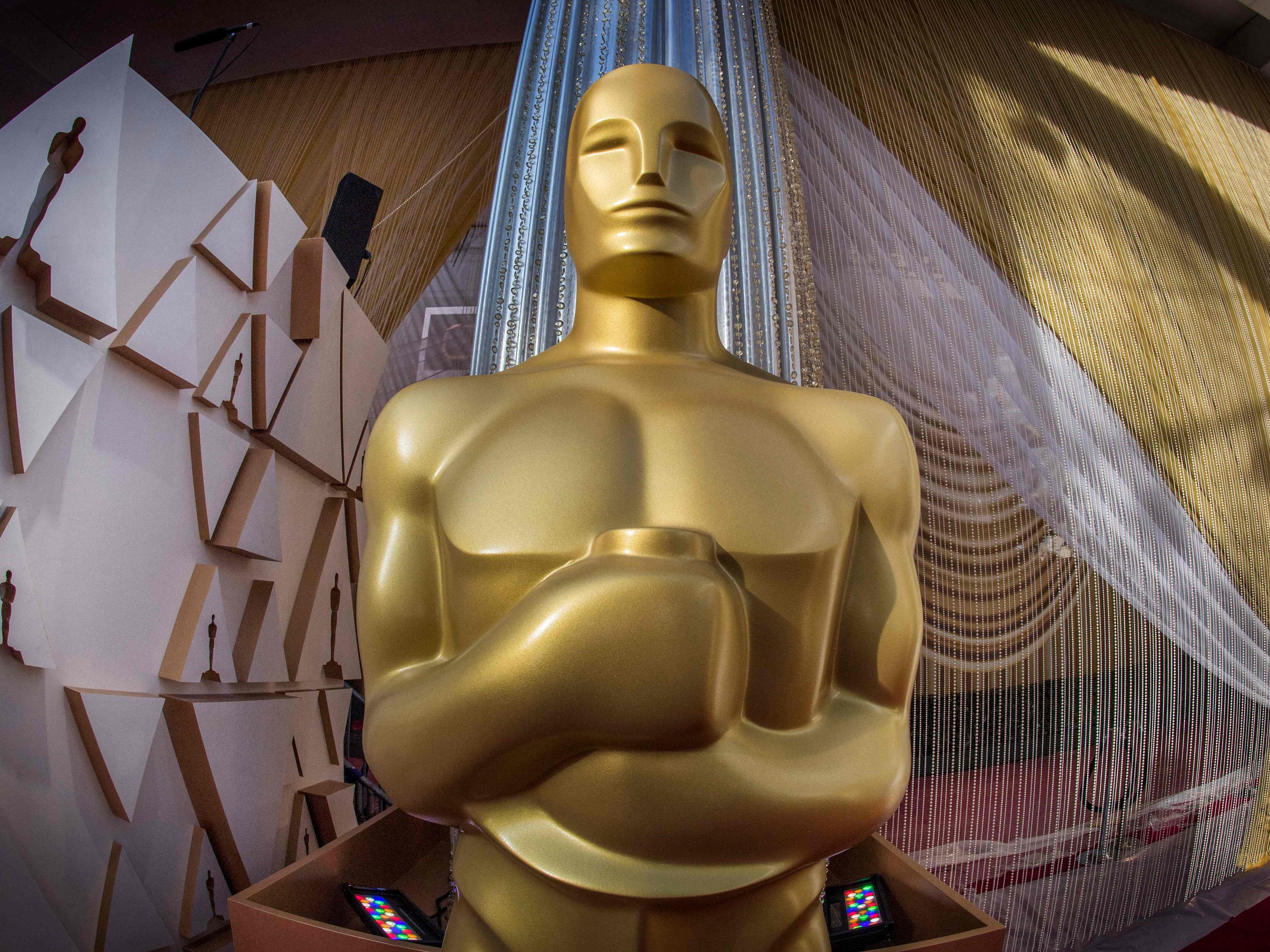 94. Oscars: Gala kehrt in mancherlei Hinsicht zu den Wurzeln zurück. 94. Oscars: Gala kehrt in mancherlei Hinsicht zu den Wurzeln zurück.