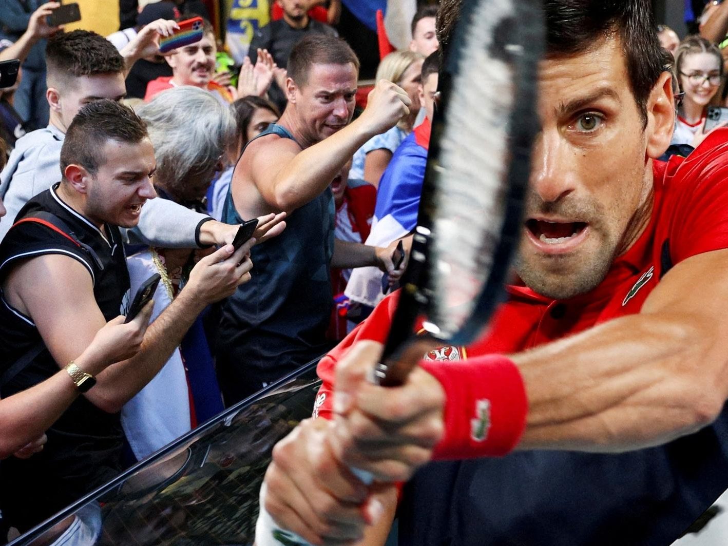 Ob Djokovic bei den Australian Open spielen darf, ist auch am Tag nach der Gerichtsentscheidung noch nicht sicher. Ob Djokovic bei den Australian Open spielen darf, ist auch am Tag nach der Gerichtsentscheidung noch nicht sicher.