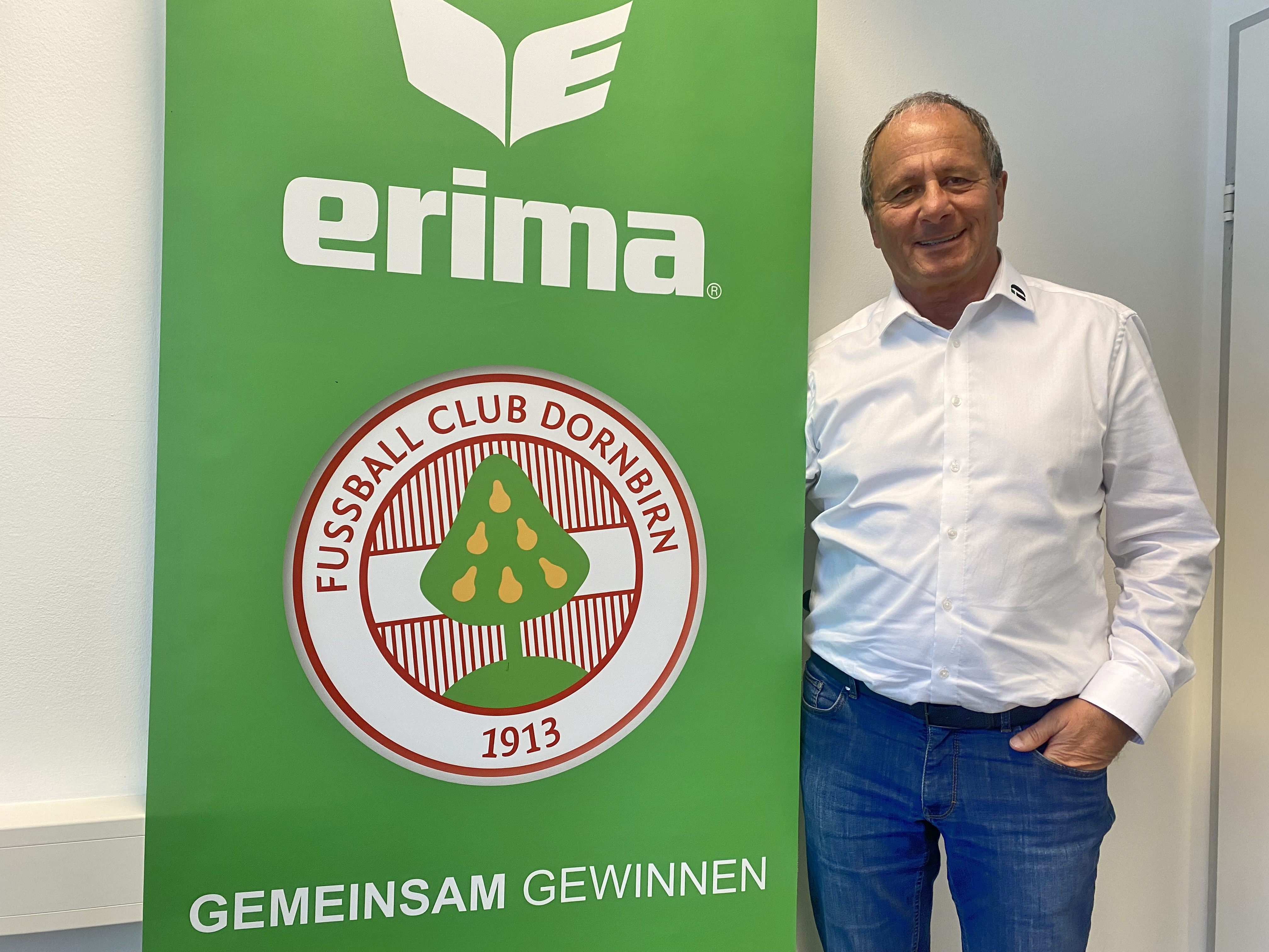 Hubert Domig ist dem Verein bereits seit vielen Jahren eng verbunden und freut sich auf seine neue Aufgabe als Obmann beim FC Dornbirn. Hubert Domig ist dem Verein bereits seit vielen Jahren eng verbunden und freut sich auf seine neue Aufgabe als Obmann beim FC Dornbirn.