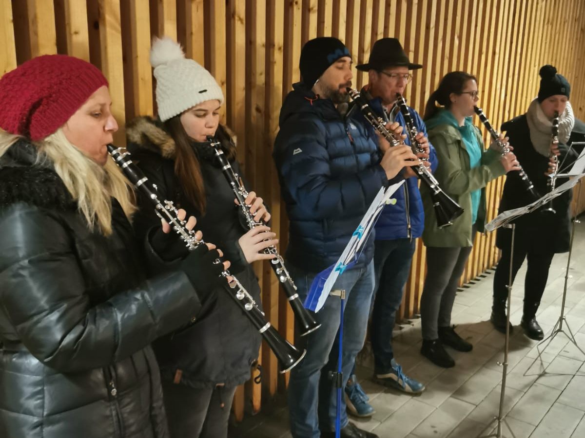 Musikalische Grüße im Haus Nenzing.