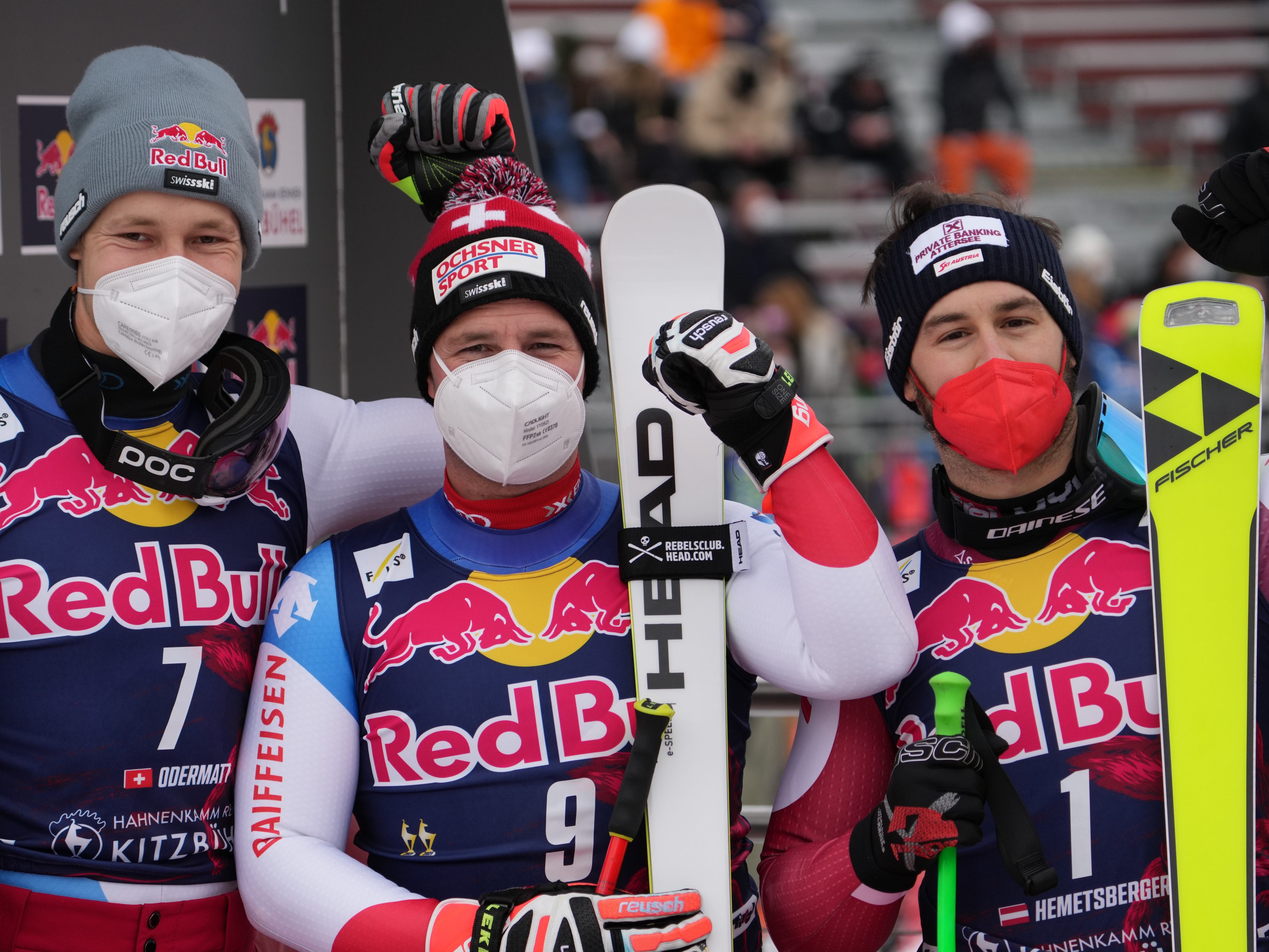 Das Sieger-Trio auf der Streif: Odermatt, Feuz und Hemetsberger. Das Sieger-Trio auf der Streif: Odermatt, Feuz und Hemetsberger.