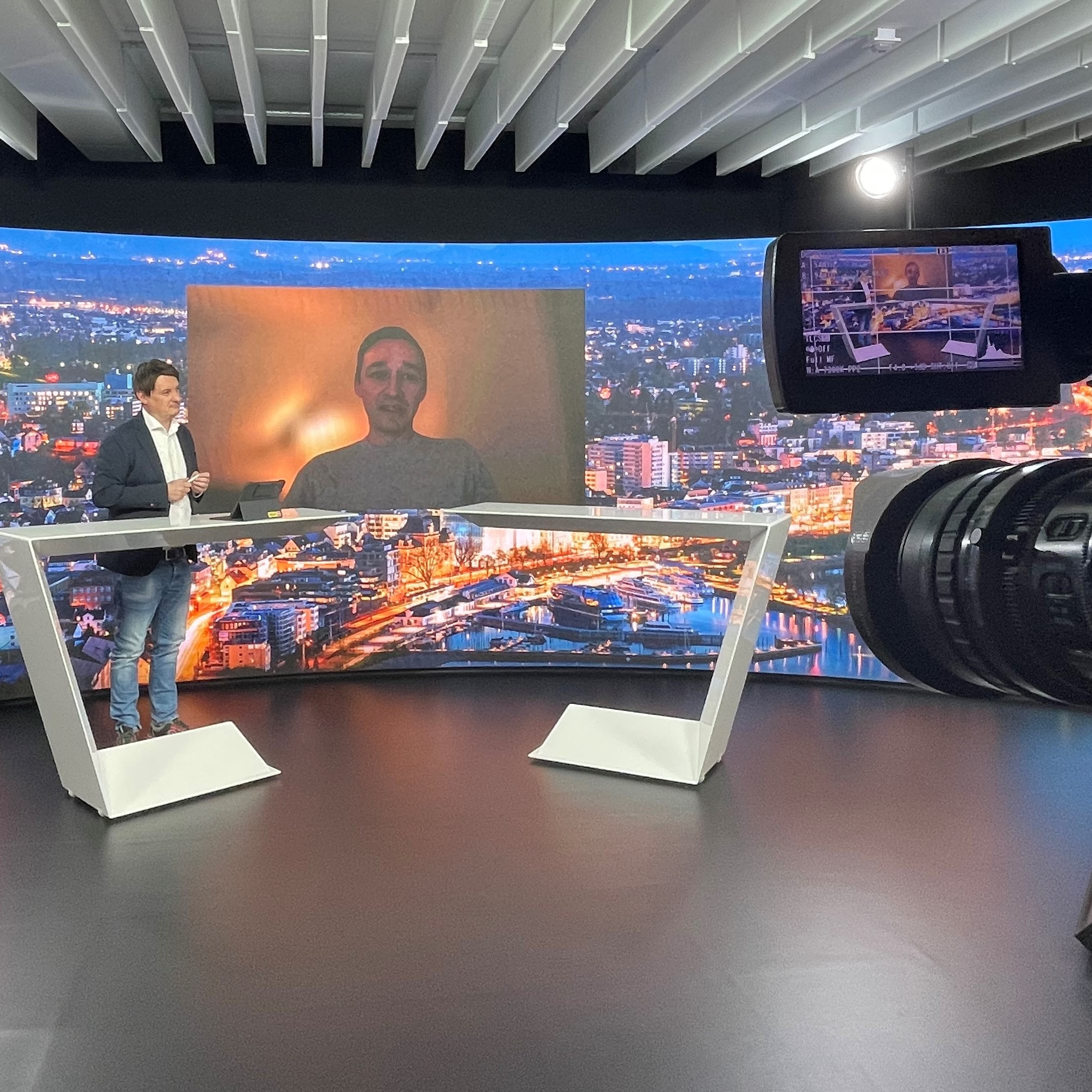 Dr. Matthias Schnetzer