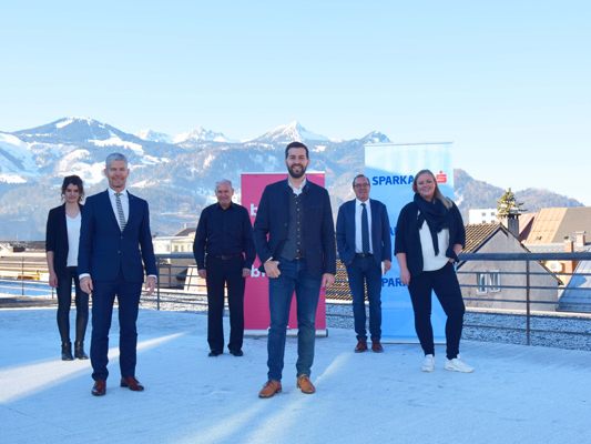 Seit nahezu zwei Jahrzehnten unterstützt die Sparkasse Bludenz als Hauptsponsor das Stadtmarketing Bludenz. Nun wurde die Vertragspartnerschaft verlängert.