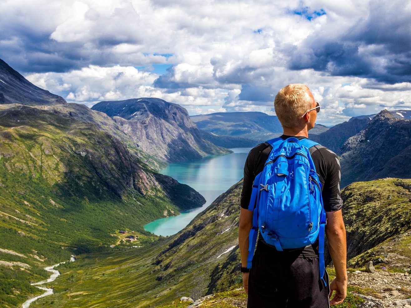 Die Mehrheit der Österreicher will in der Coronazeit verpassten Urlaub nachholen. Die Mehrheit der Österreicher will in der Coronazeit verpassten Urlaub nachholen.