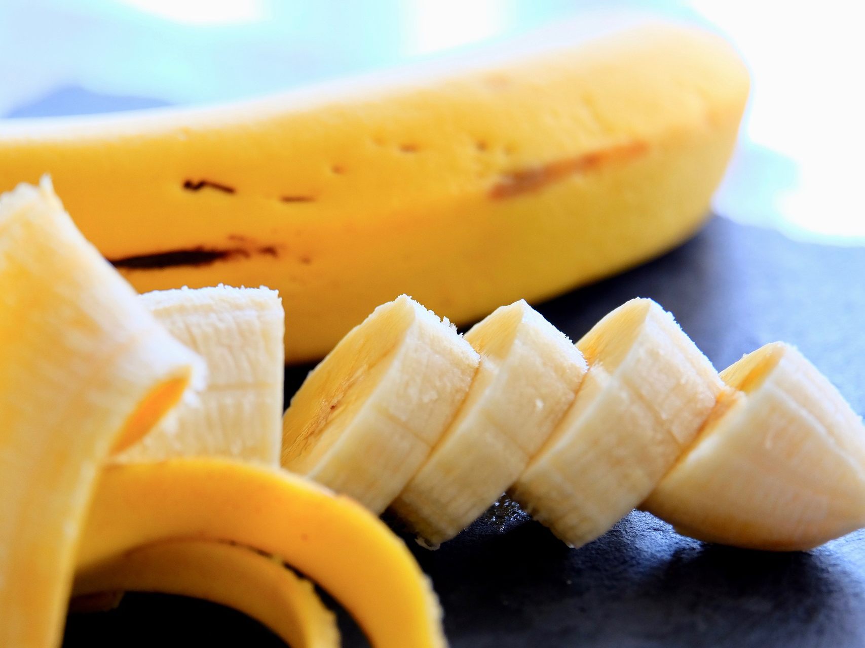 Eine Sache gibt es zu beachten, nachdem man eine Banane geschält hat.