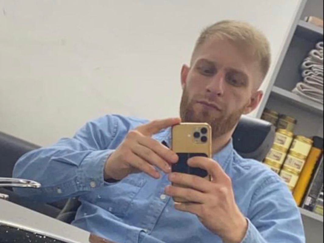 Wird ein Selfie beim Friseur dem Gesuchten zum Verhängnis. Wird ein Selfie beim Friseur dem Gesuchten zum Verhängnis.