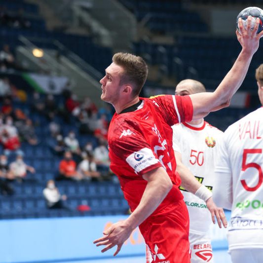 Kapitän Bilyk beim Wurf