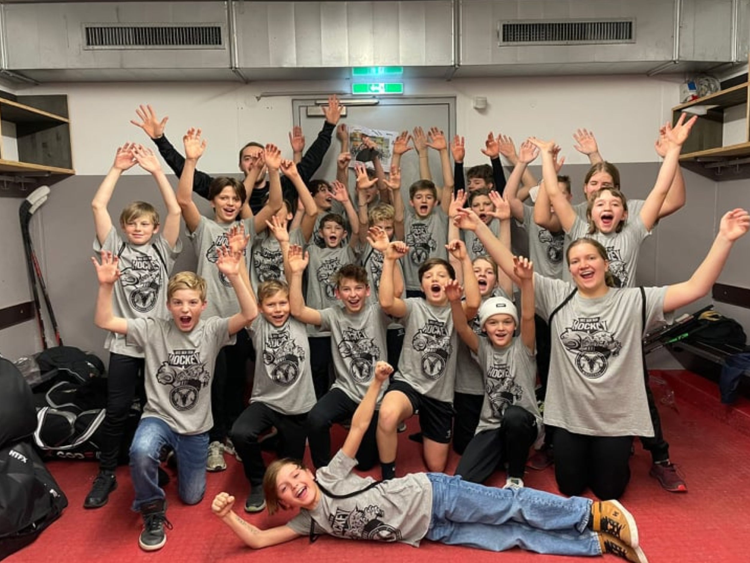 Das U13 Team der Spielgemeinschaft freute sich über die neuen Shirts