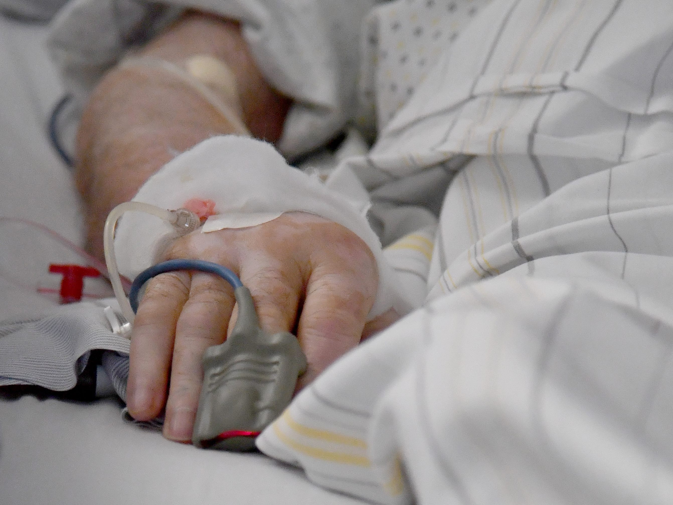 Klinikleiter Königswieser: Unter Geimpften "gibt es intubiert und Omikron fast nicht" Klinikleiter Königswieser: Unter Geimpften "gibt es intubiert und Omikron fast nicht"