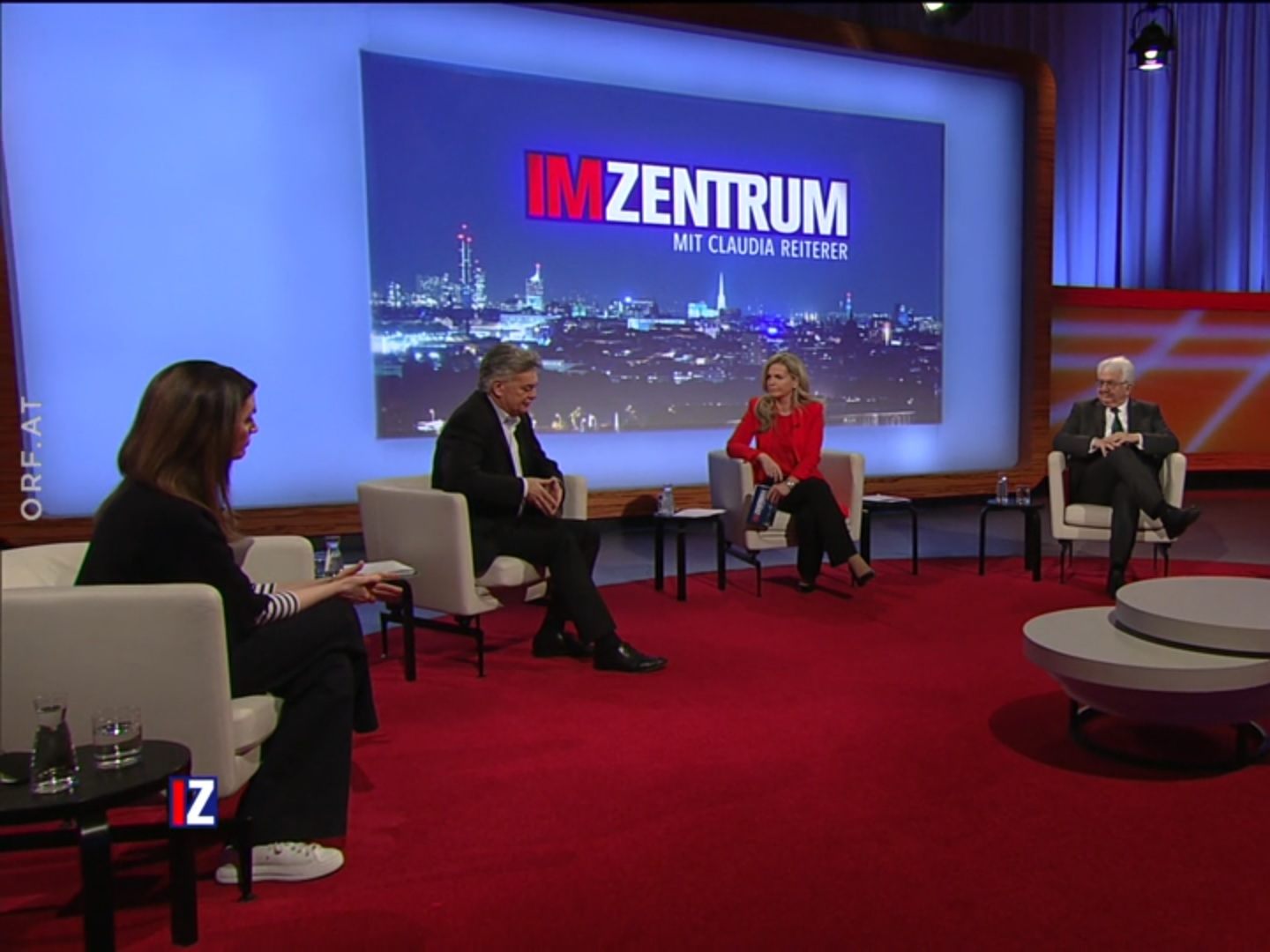 Wegen der hohen Energiekosten seien laut Kogler Anpassungen der Sozialhilfen angedacht.