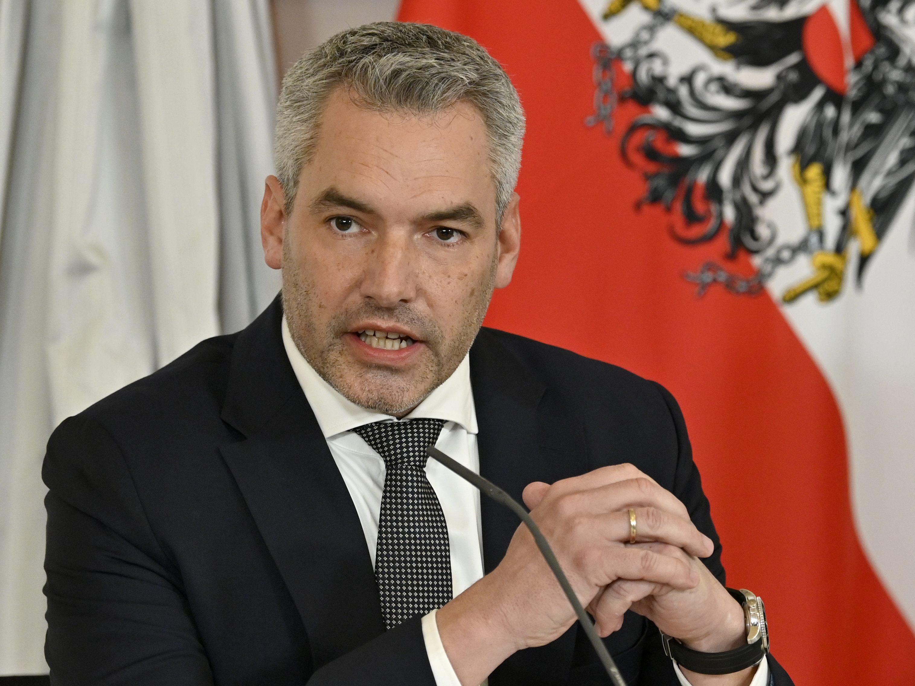 Nehammer wurde positiv auf das Coronavirus getestet.