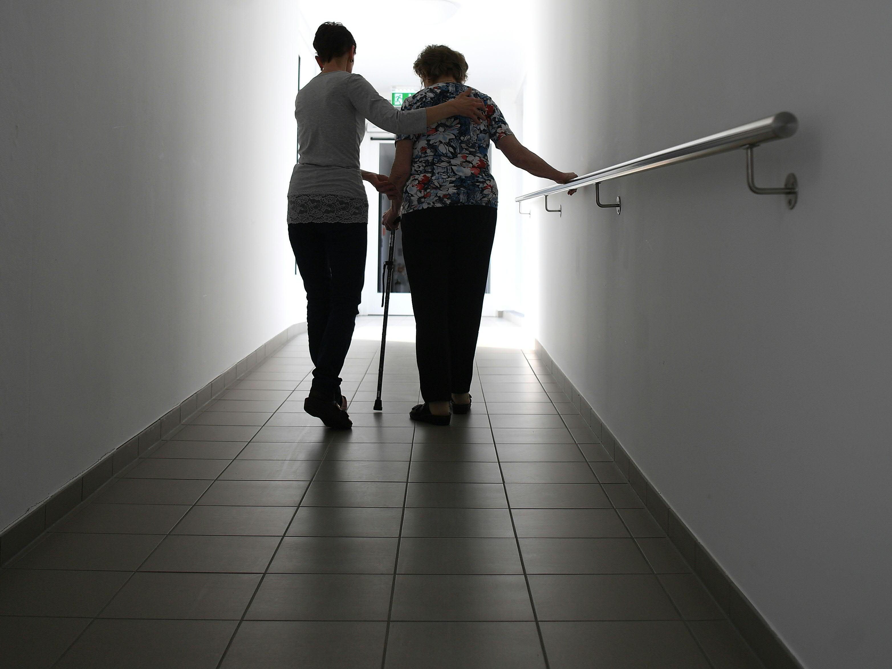 Auch Besucher von Pflegeheimen brauchen einen 2G-Plus-Nachweis.