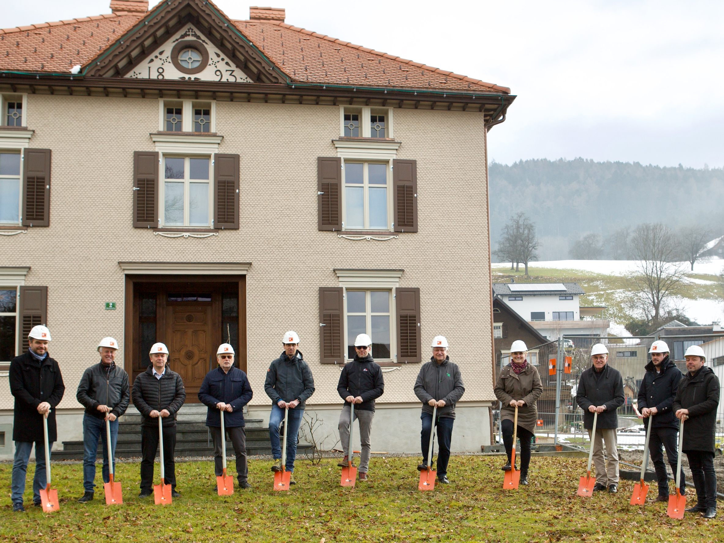 Vergangene Woche erfolgte der Spatenstich für das neue Pfarrheim in Weiler Vergangene Woche erfolgte der Spatenstich für das neue Pfarrheim in Weiler