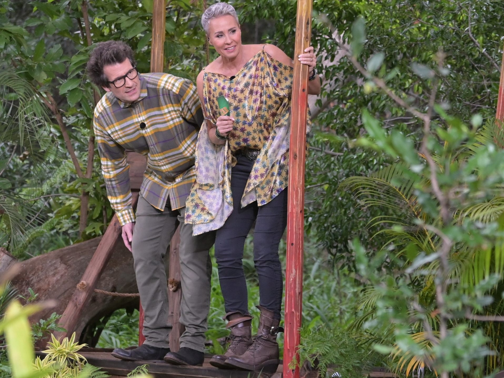 Im RTL-Dschungelcamp ist längst nicht alles so eklig und beschwerlich wie man die Zuschauer glauben machen möchte. Im RTL-Dschungelcamp ist längst nicht alles so eklig und beschwerlich wie man die Zuschauer glauben machen möchte.