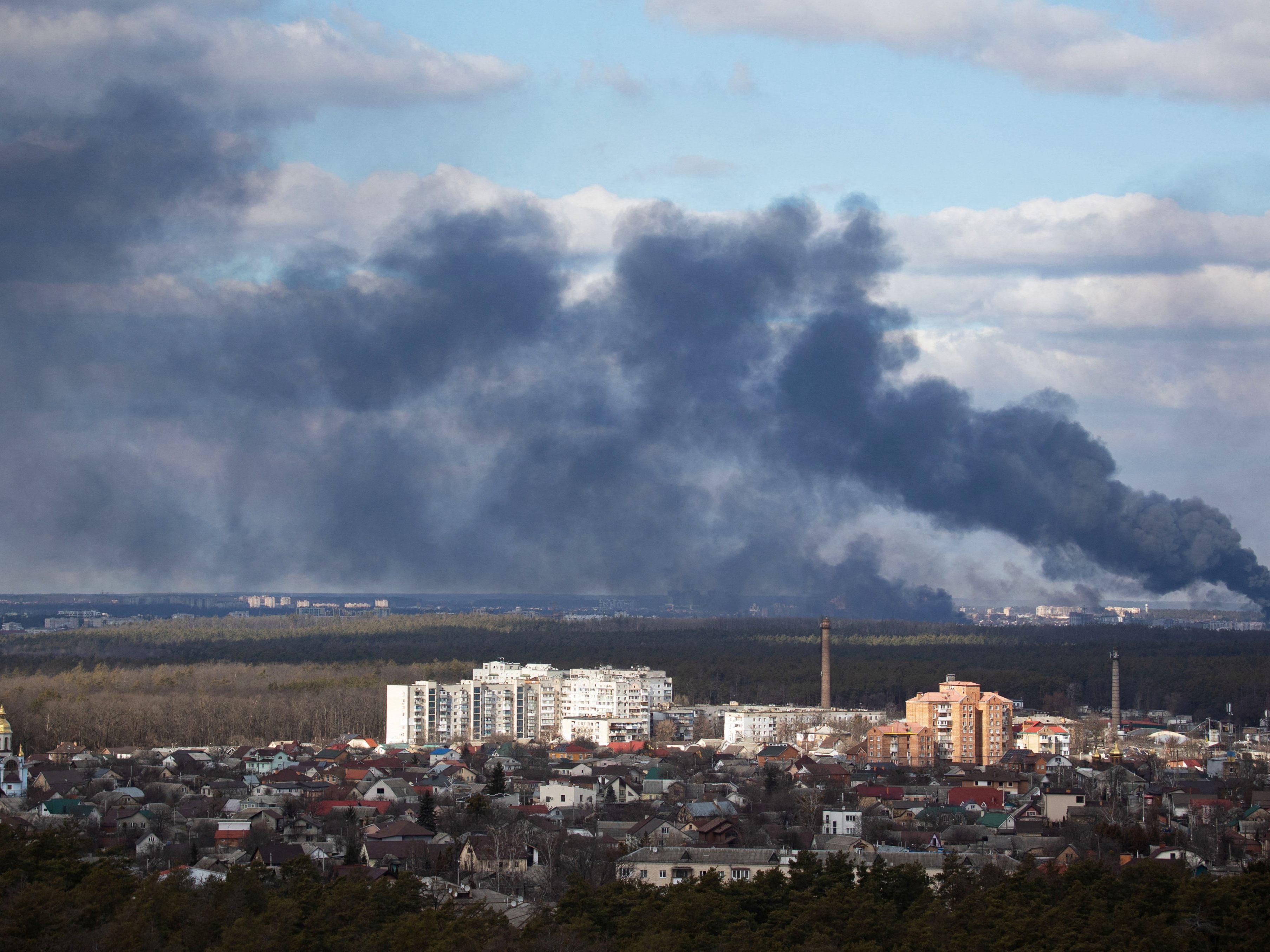 Russische Truppen stoßen von Süden auf Kiew vor. Russische Truppen stoßen von Süden auf Kiew vor.