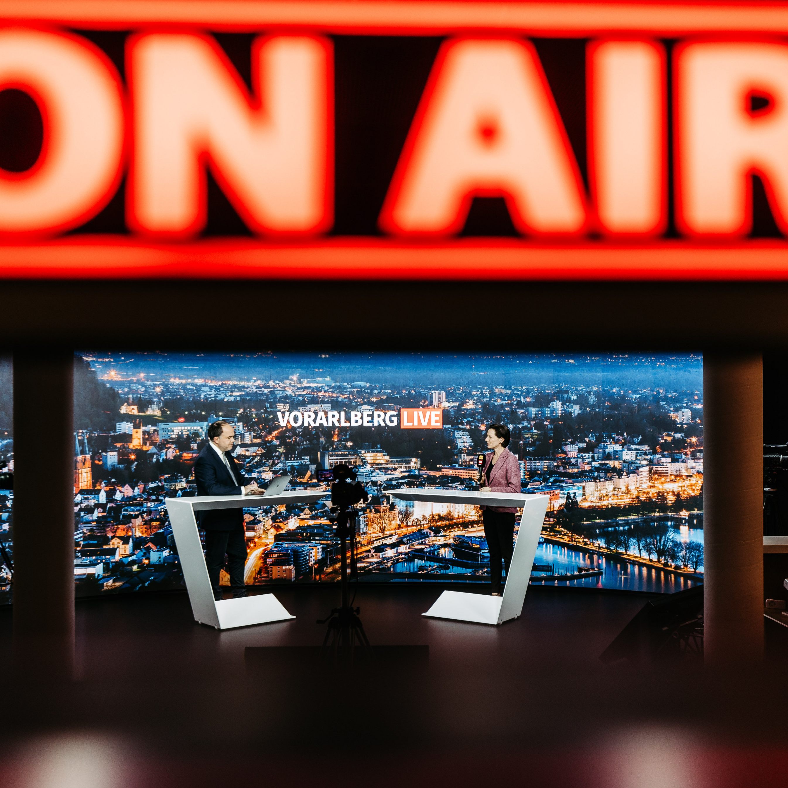 "Vorarlberg LIVE": Montag bis Freitag ab 17 Uhr auf VN.at VOL.AT und Ländle TV.