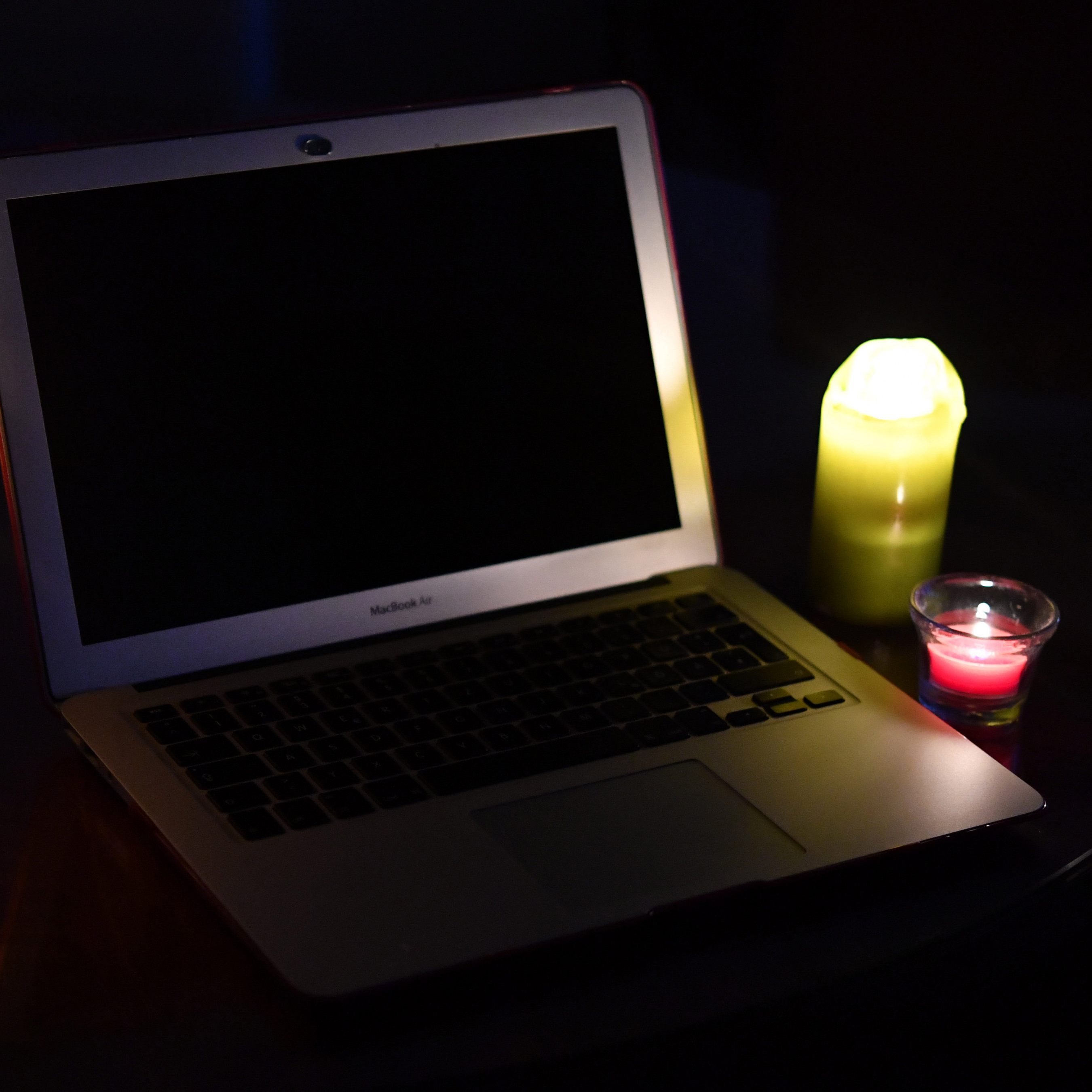 Bei einem Blackout sollten private Haushalte mindestens zehn Tage autark sein können.