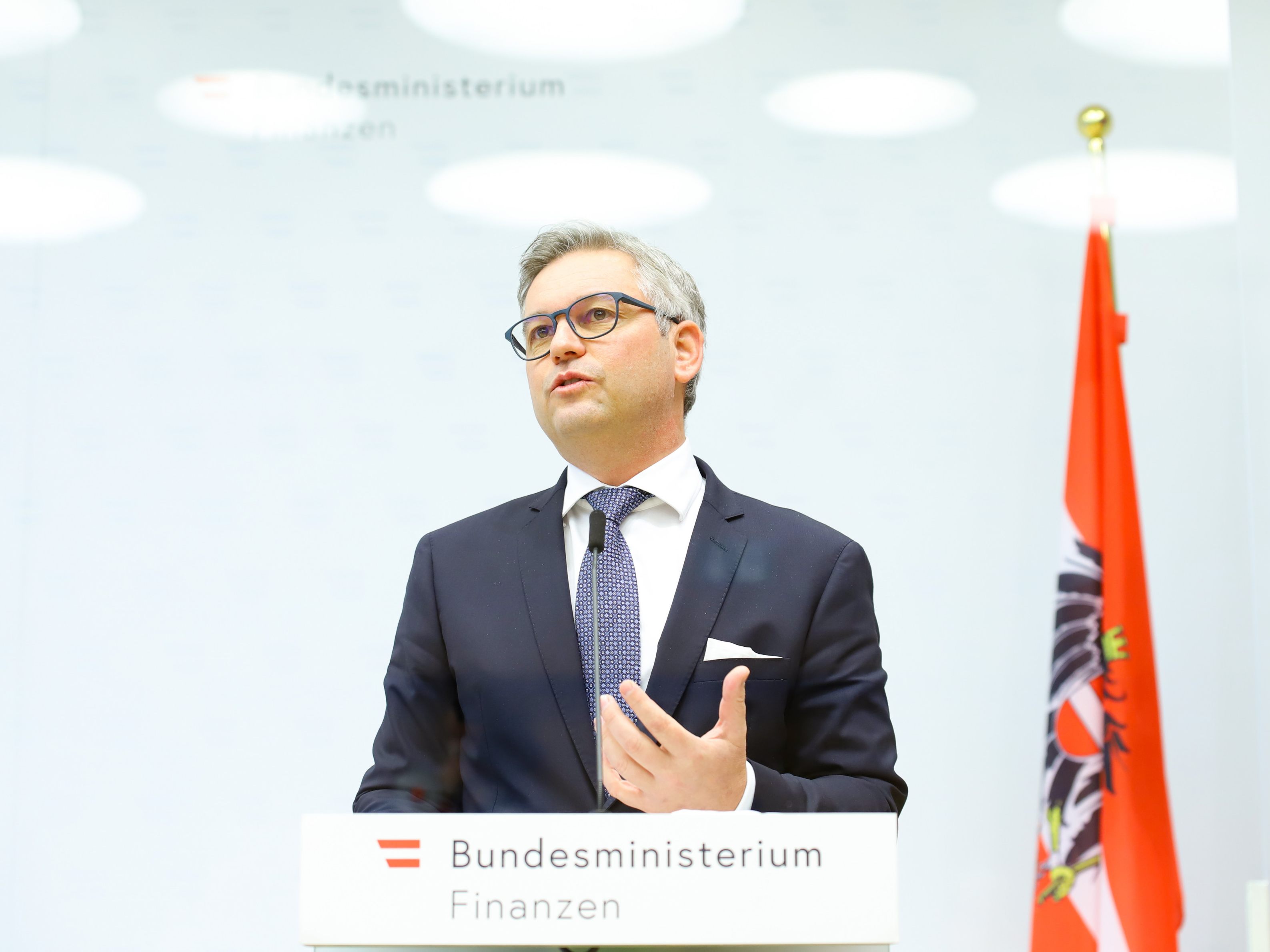 Finanzminister Magnus Brunner (ÖVP) warnt vor einem Förderungsmissbrauch beim Energiekostenausgleich.