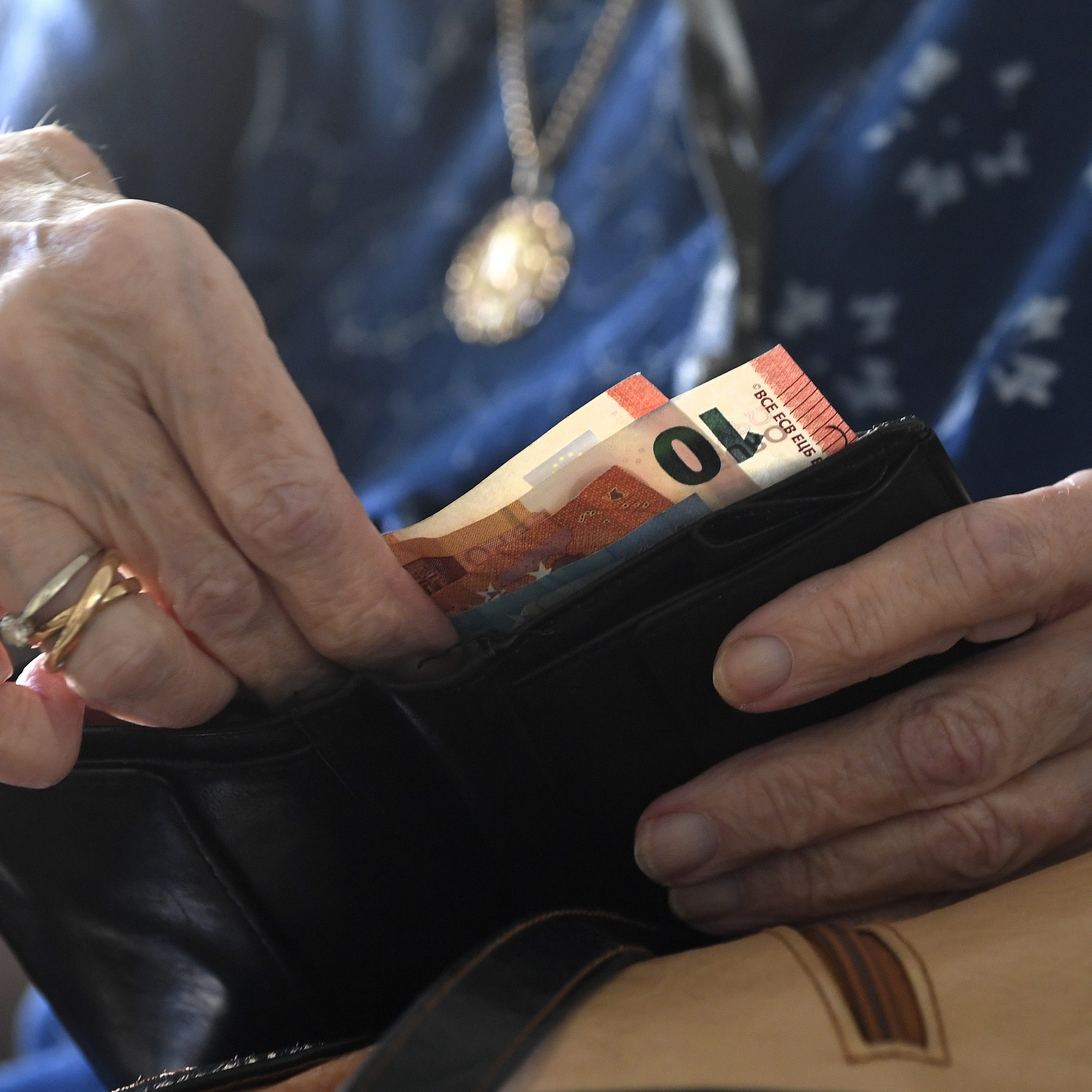 Die SPÖ möchte gegen die Diskriminierung von älteren Menschen durch Banken vorgehen.