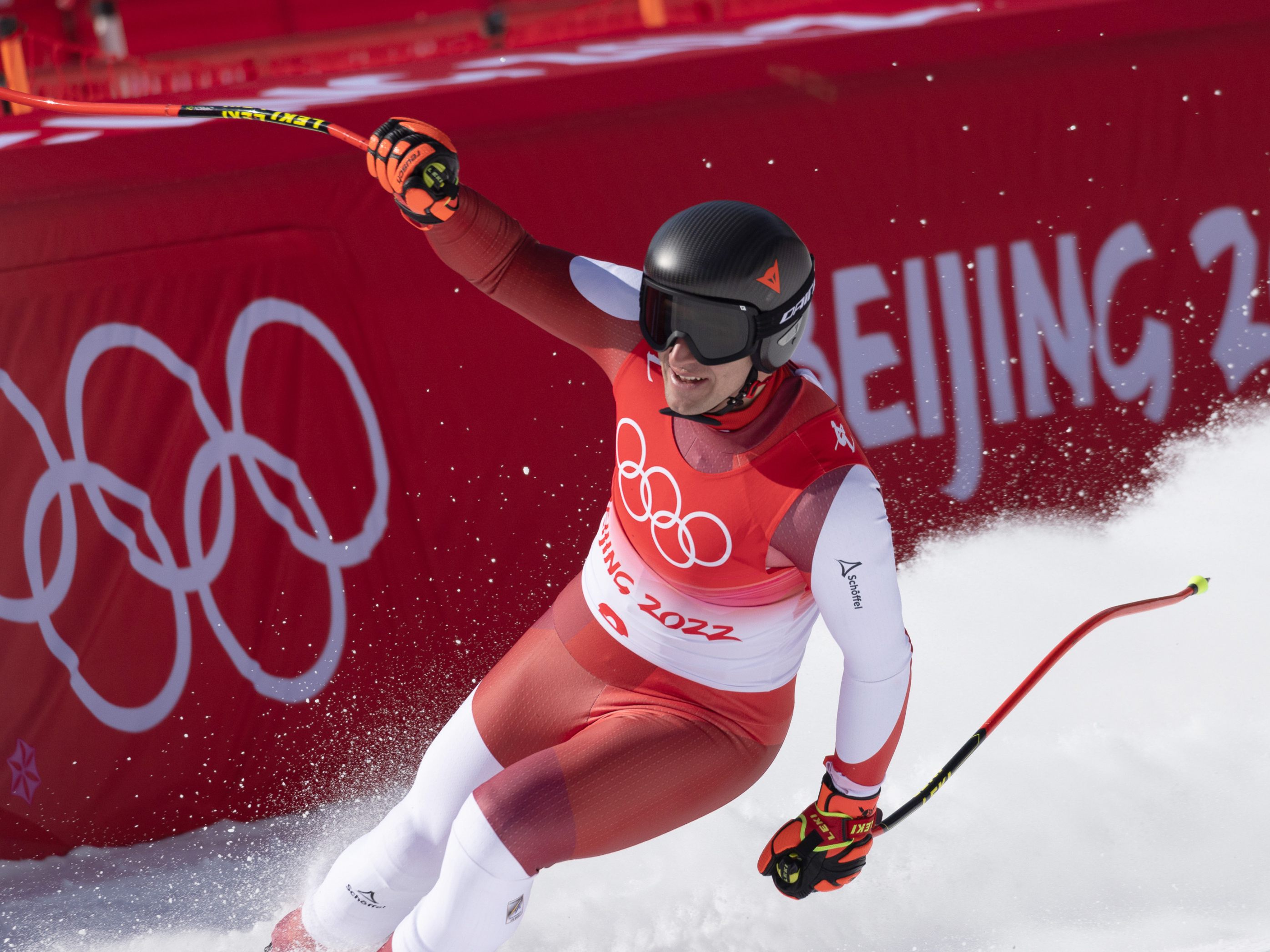 Matthias Mayer im Zielraum der Abfahrt der Männer im National Alpine Ski Centre am Montag in Yanqing. Matthias Mayer im Zielraum der Abfahrt der Männer im National Alpine Ski Centre am Montag in Yanqing.