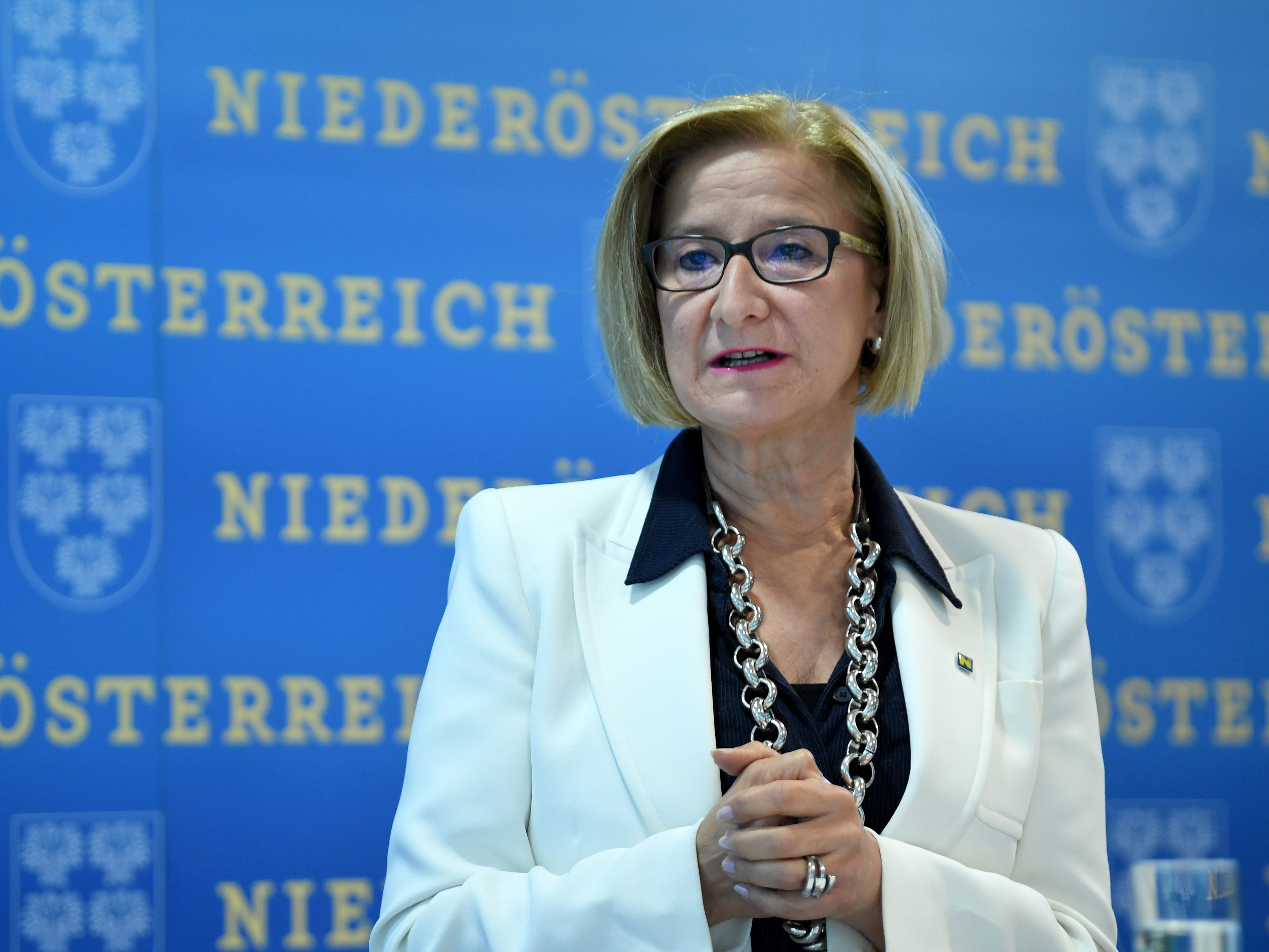 Mikl-Leitner hat sich mit dem Coronavirus infiziert.