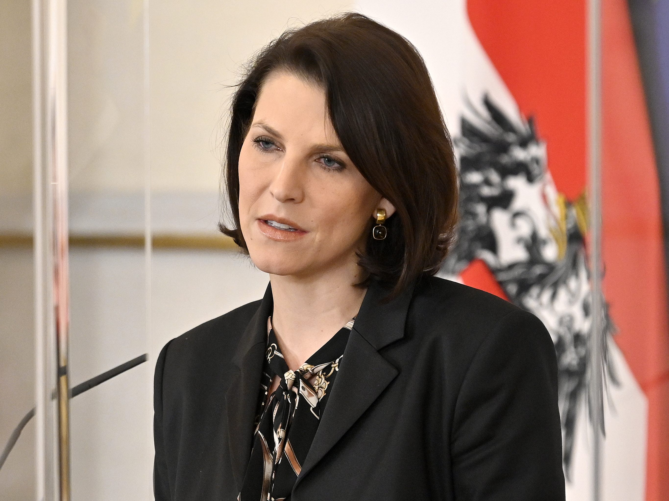Europaministerin Karoline Edtstadler (ÖVP) wurde positiv auf das Coronavirus getestet. Europaministerin Karoline Edtstadler (ÖVP) wurde positiv auf das Coronavirus getestet.