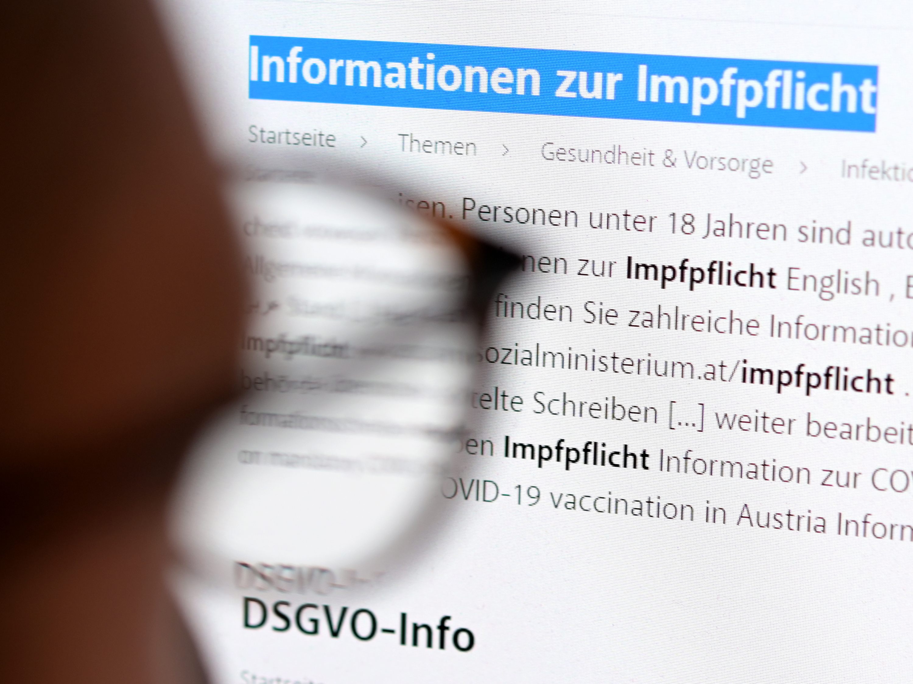 Mehrere Fachärzte-Gesellschaften kritisieren die Ausnahmen bei der Corona-Impfpflicht. Mehrere Fachärzte-Gesellschaften kritisieren die Ausnahmen bei der Corona-Impfpflicht.