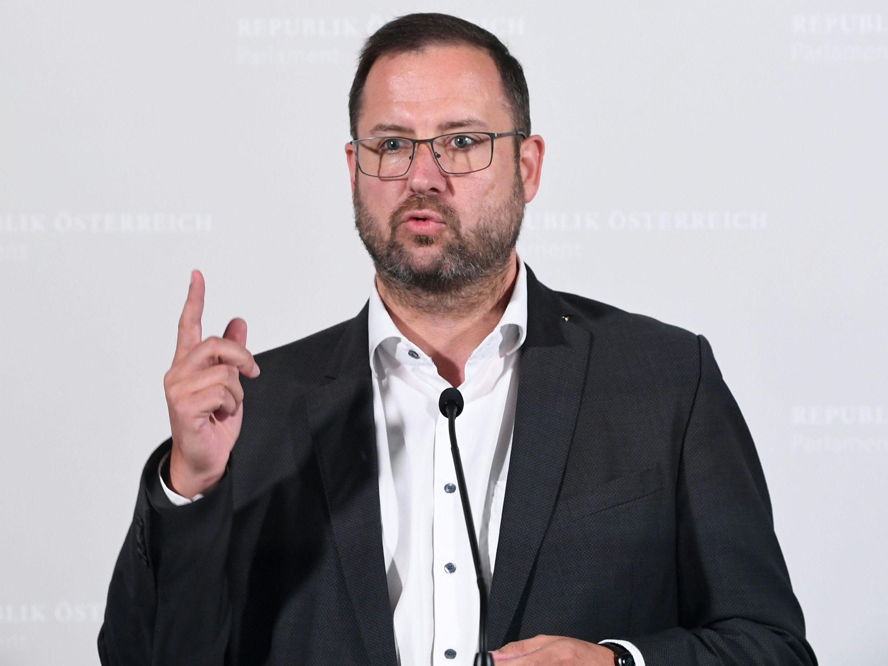 FPÖ "Chats in Schwarz und Weiß"