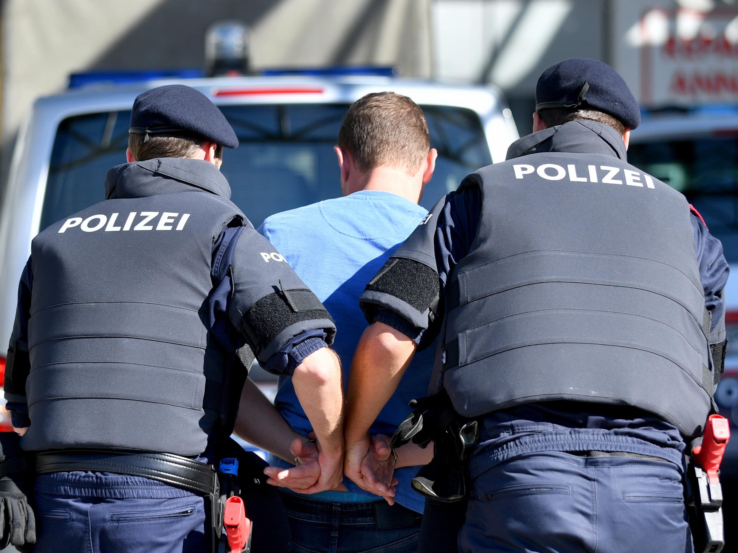 Die Polizei nahm in Wien-Meidling einen gesuchten Betrüger fest. Die Polizei nahm in Wien-Meidling einen gesuchten Betrüger fest.