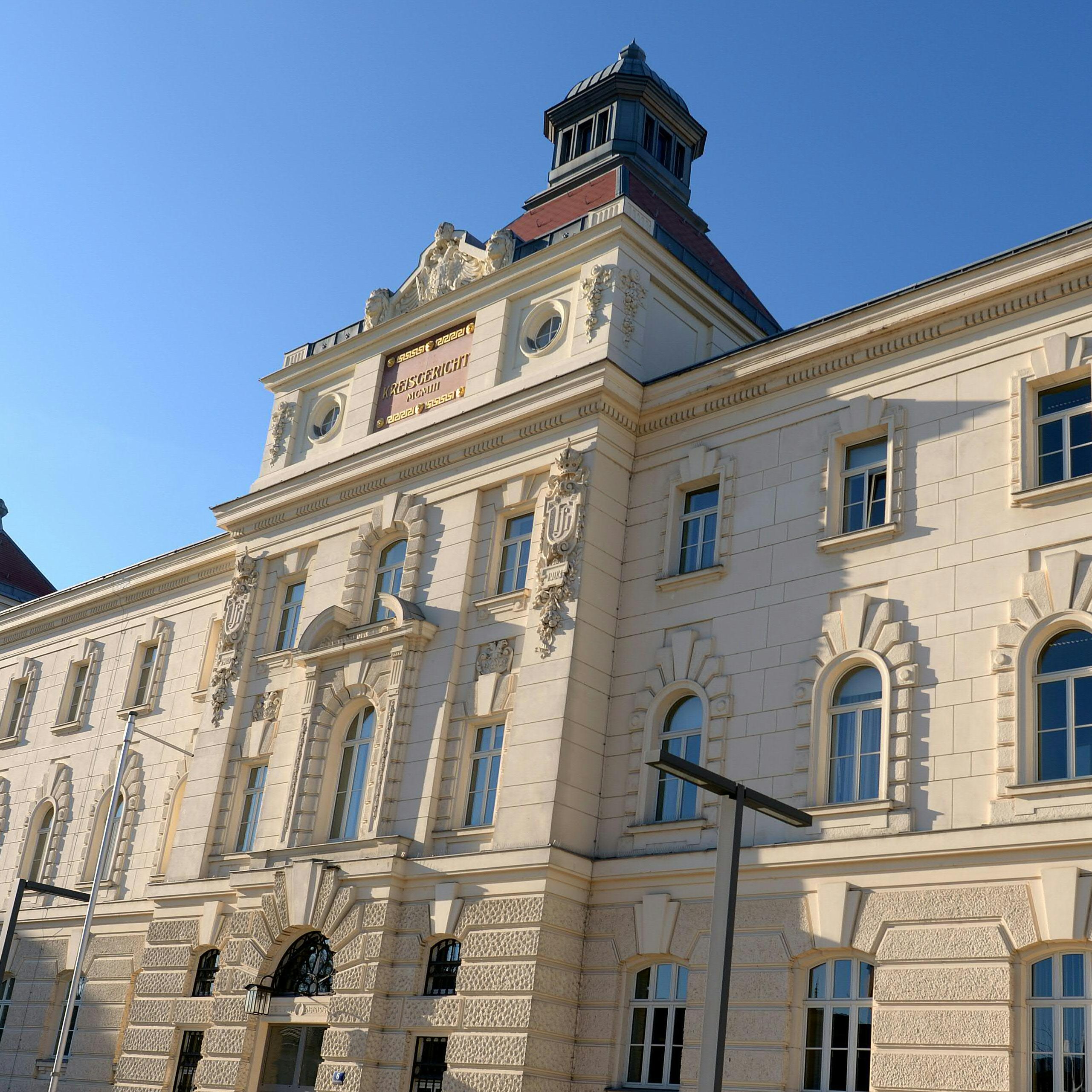 Am Landesgericht St. Pölten wurde am Freitag jener Mann zu einer Geldstrafe verurteilt, der den Hund einer Frau im Bezirk Melk erschossen hatte.