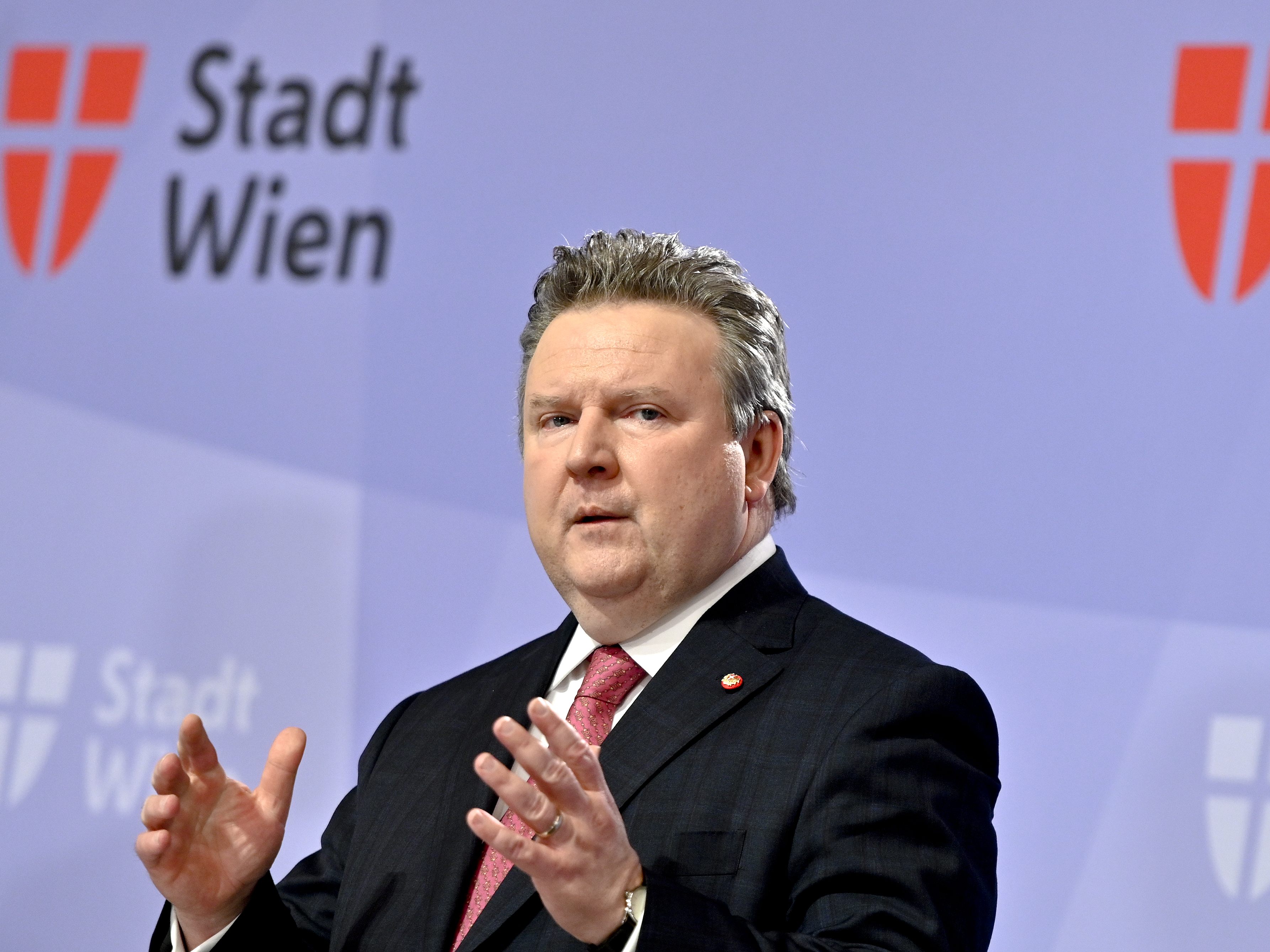 LIVE-Stream: Michael Ludwig informiert über Corona-Maßnahmen in Wien.