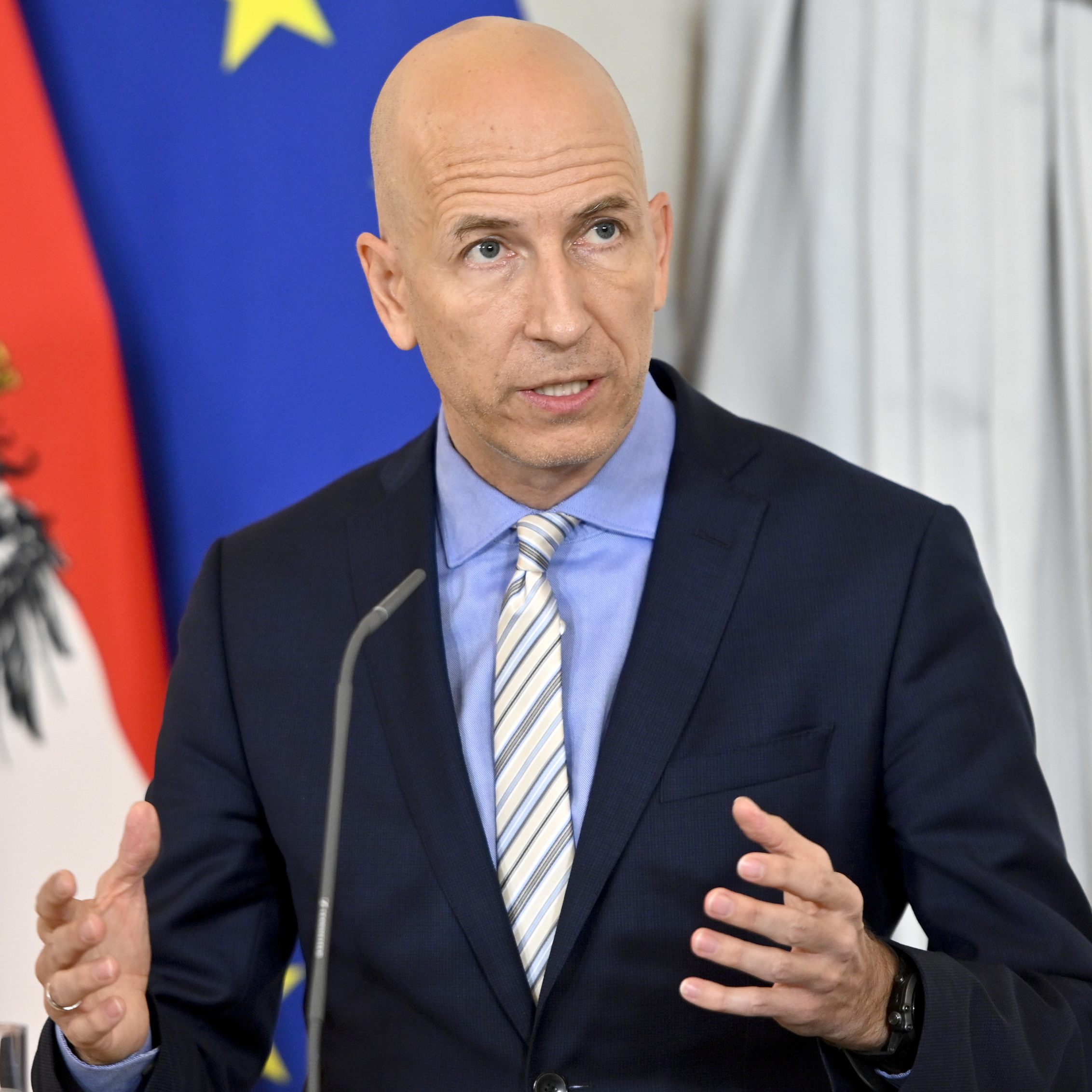 Minus 6.263 auf 380.639 Menschen ohne Job oder in Schulungen.