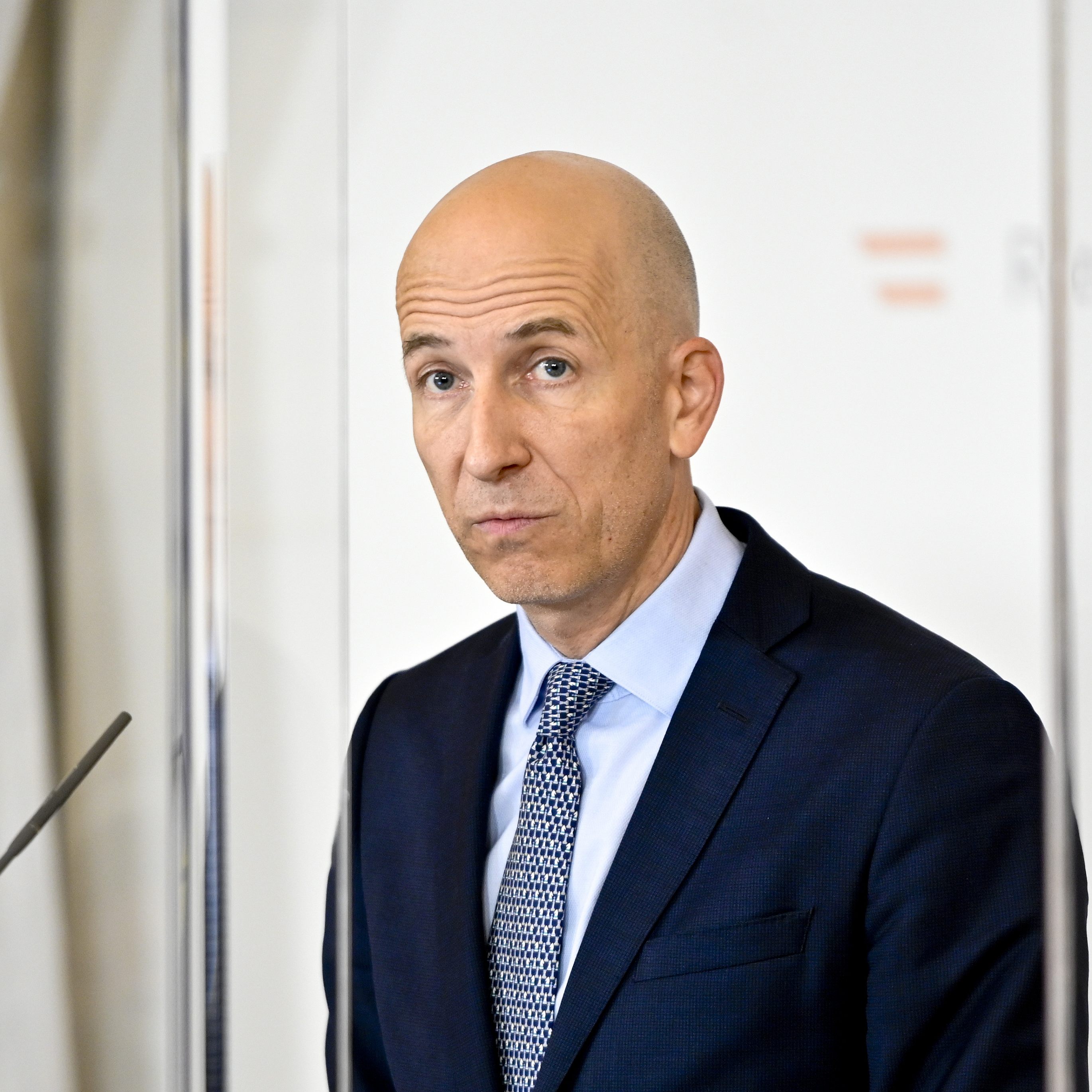 Die Pressekonferenz - unter anderem mit Martin Kocher - ist auf VIENNA.at im Livestream zu sehen.