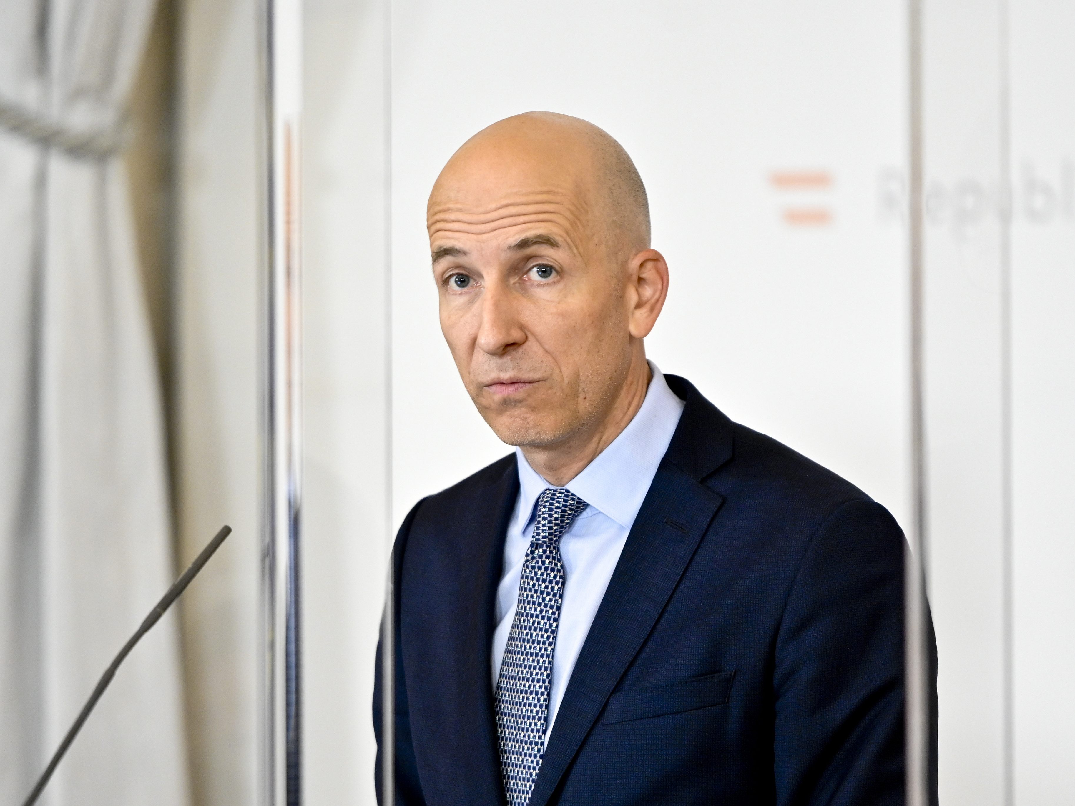 Die Pressekonferenz - unter anderem mit Martin Kocher - ist auf VIENNA.at im Livestream zu sehen.