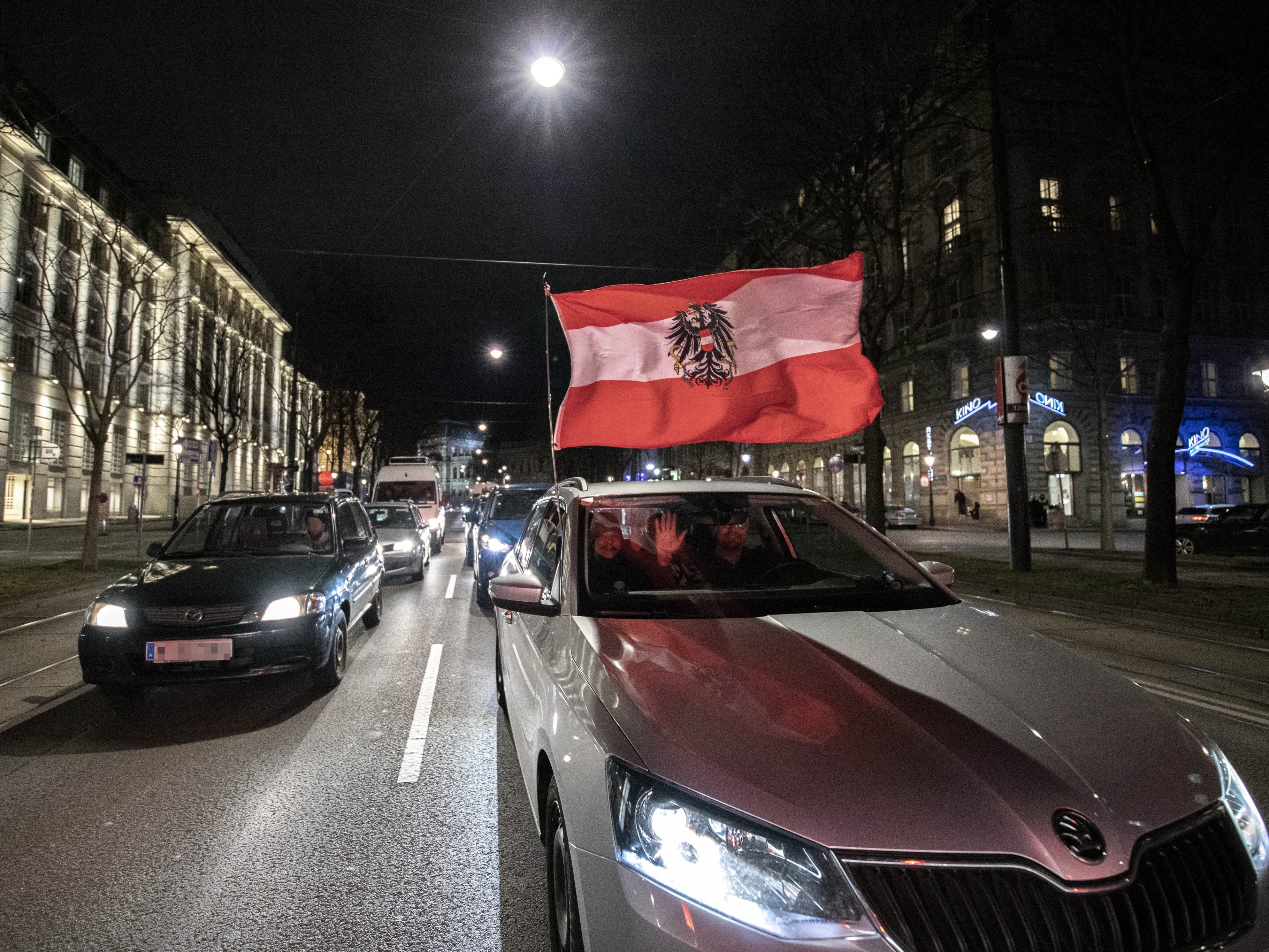 Der Autokorso in Wien löste sich ohne Vorfälle auf. Der Autokorso in Wien löste sich ohne Vorfälle auf.