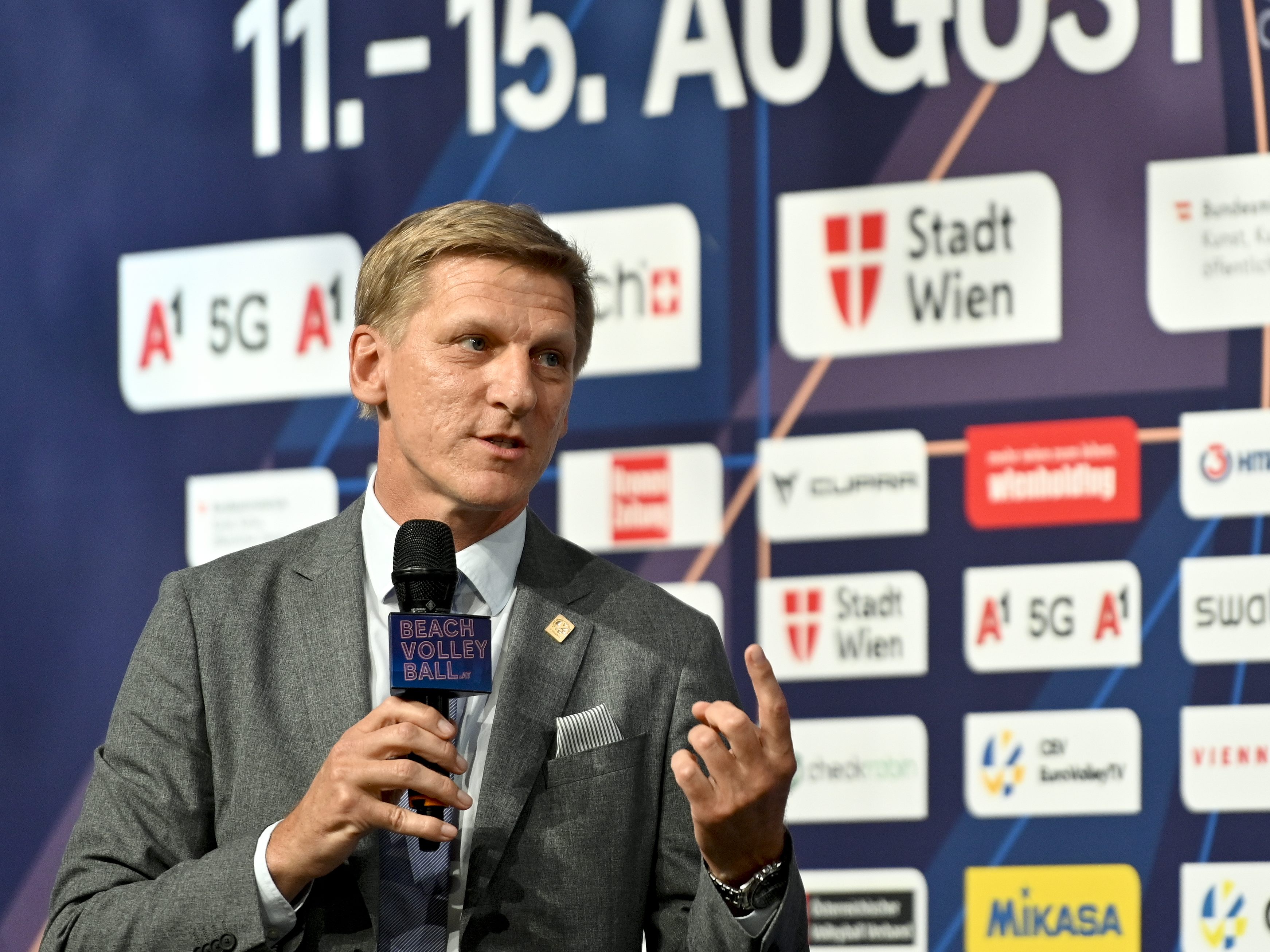 ÖVV-Präsident Gernot Leitner empfindet die Vergabe der Team-EM an Wien als "historisch". ÖVV-Präsident Gernot Leitner empfindet die Vergabe der Team-EM an Wien als "historisch".