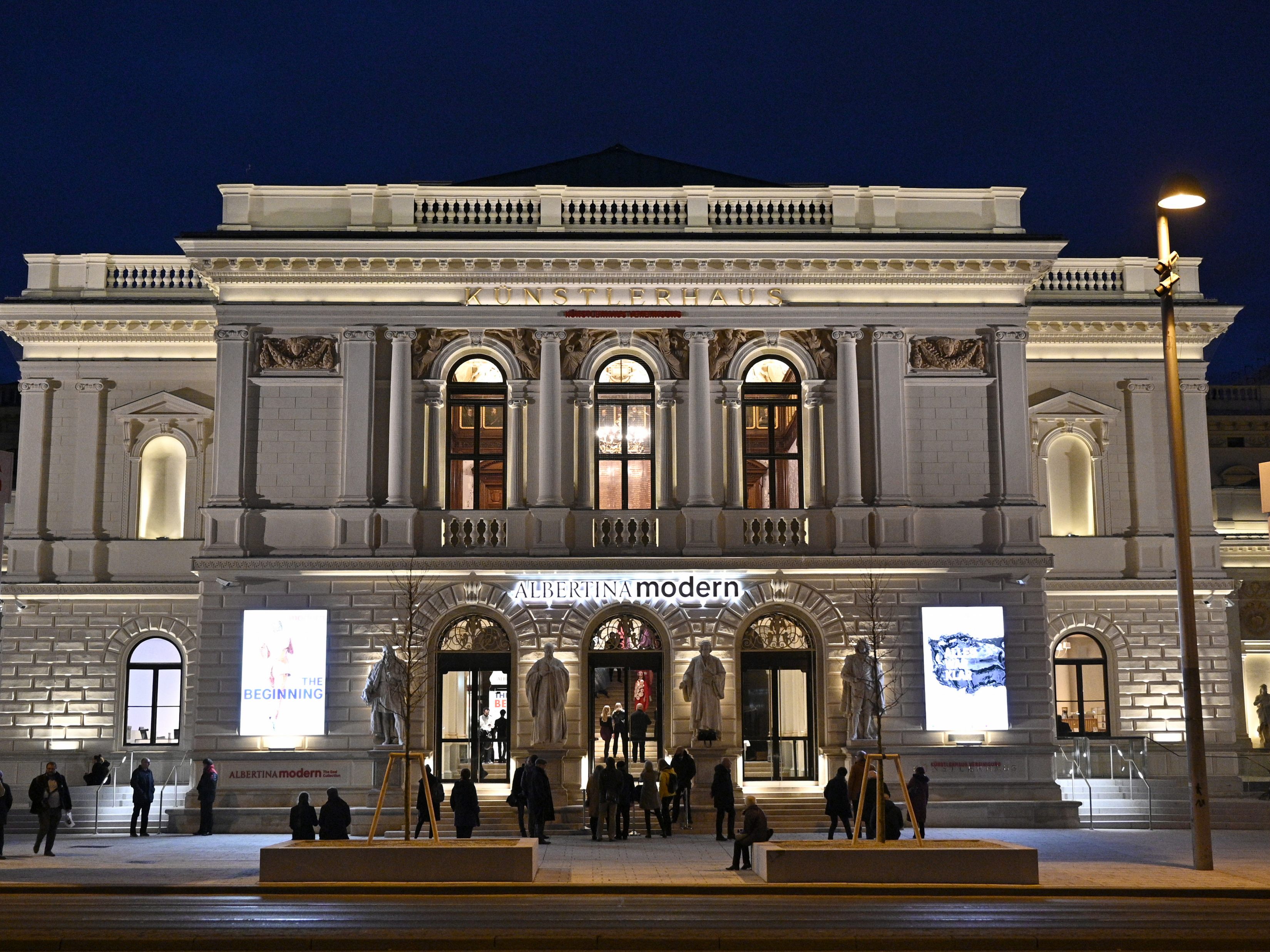 Das Künstlerhaus Wien legt seinen Fokus in einer neuen Ausstellung den Fokus auf rassistische Besitzverhältnisse.
