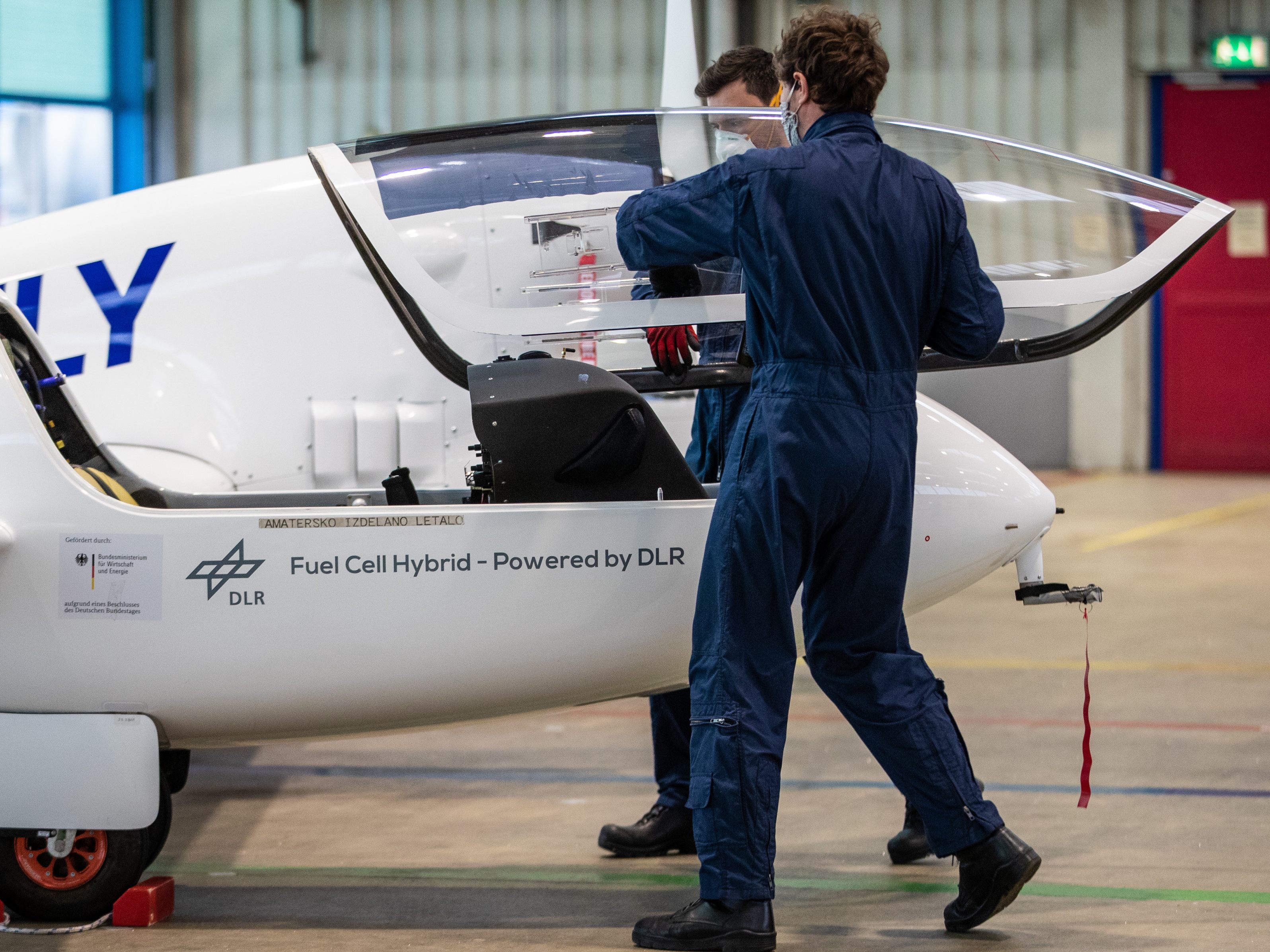 E-Fuels alleine könne laut Experten keine klimagerechte Luftfahrt schaffen.